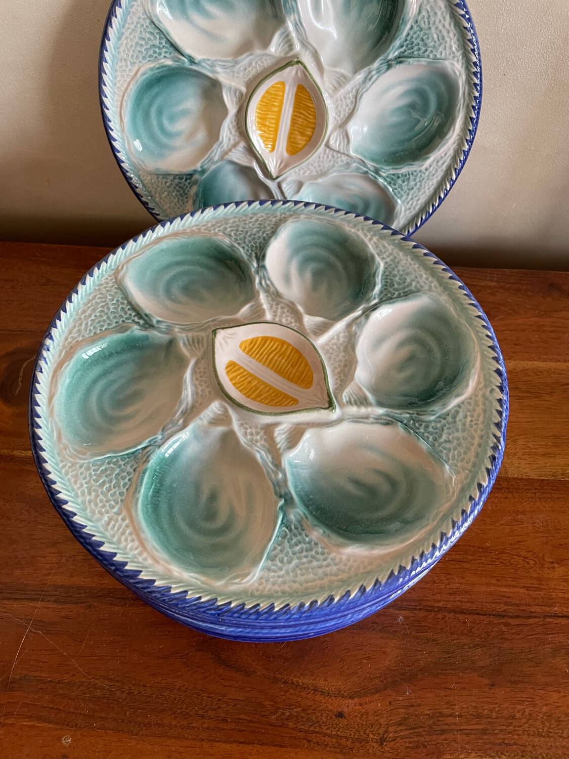 10 St Clément oyster plates