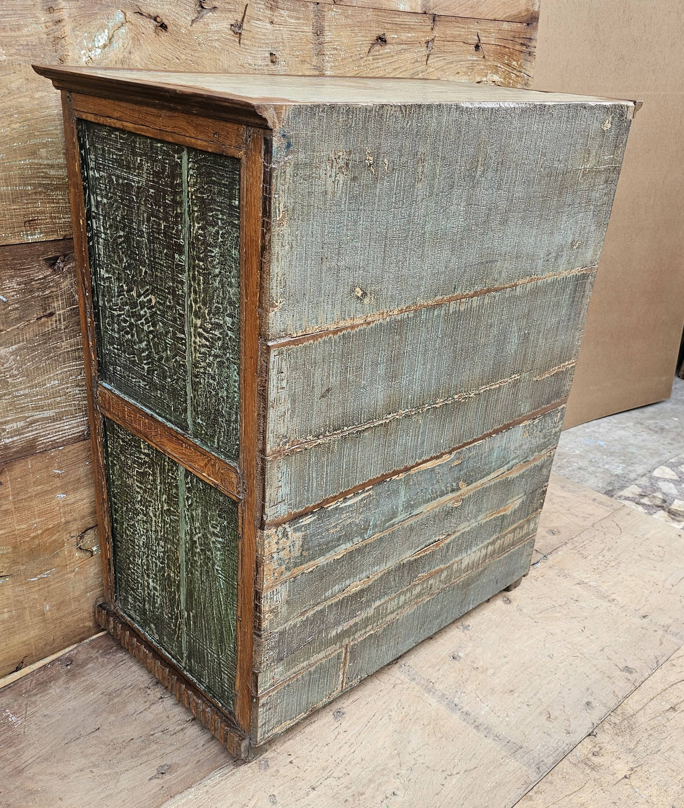 Ancien cabinet vitré en teck birman