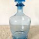 Carafe ancienne en verre bleu