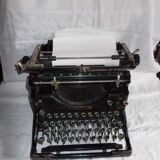 UNDERWOOD TYPEWRITER
