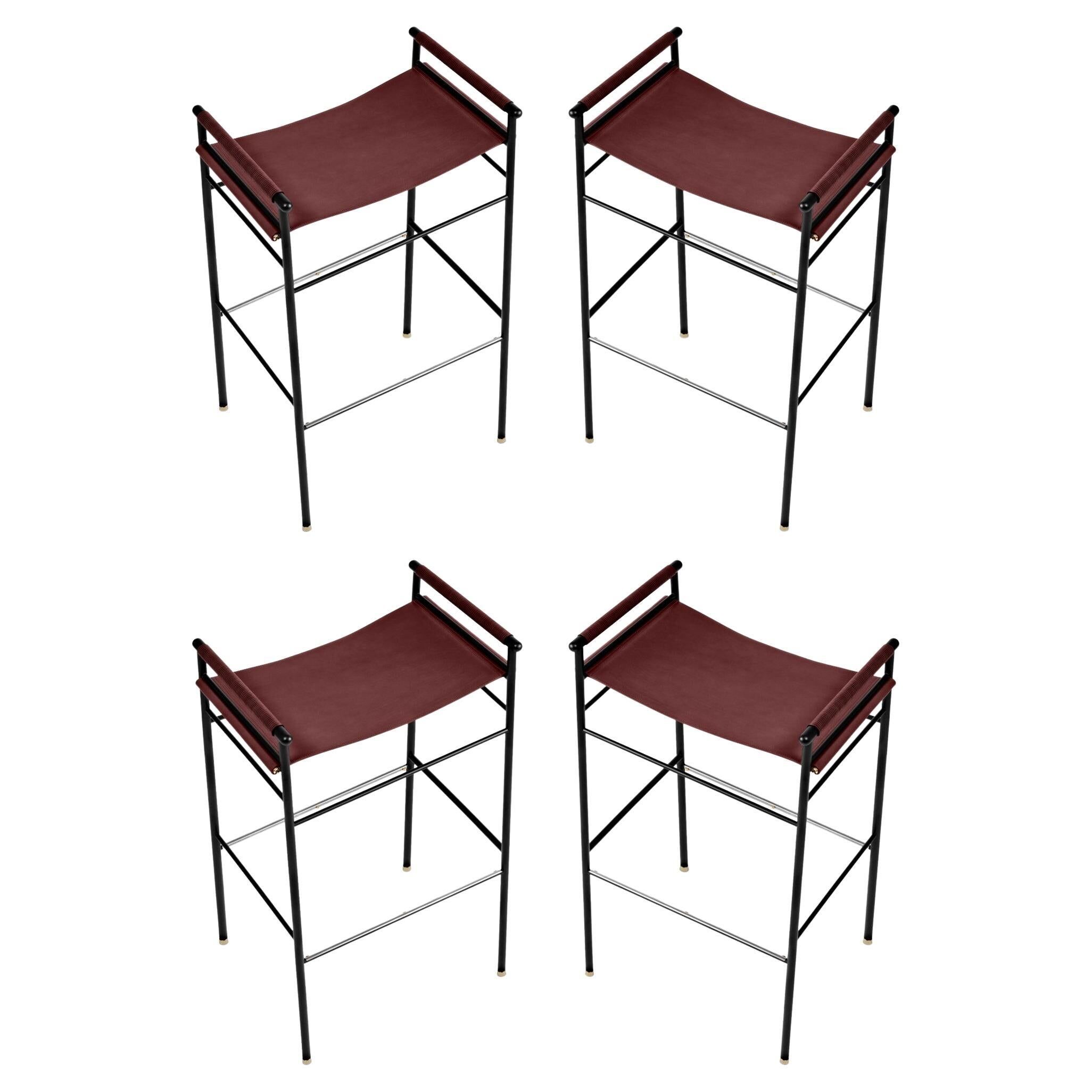 Jeu de 4 tabourets de bar artisans contemporains Cuir cognac et métal engomé noir