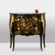 Commode sauteuse de style Louis XV en laque. Années 1950.