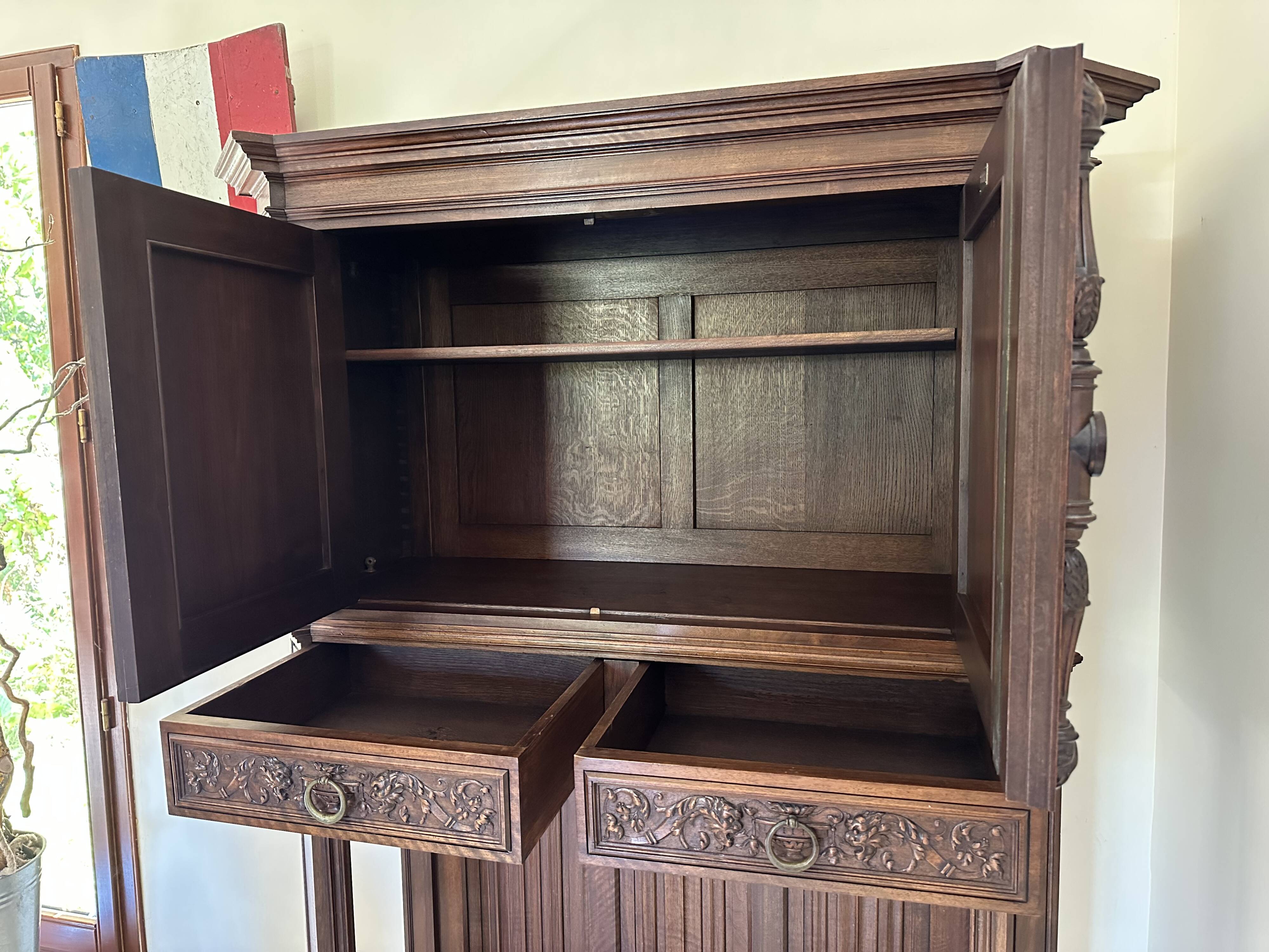 HAENTGES FRÈRES Renaissance style cabinet in carved walnut, late 19th century
