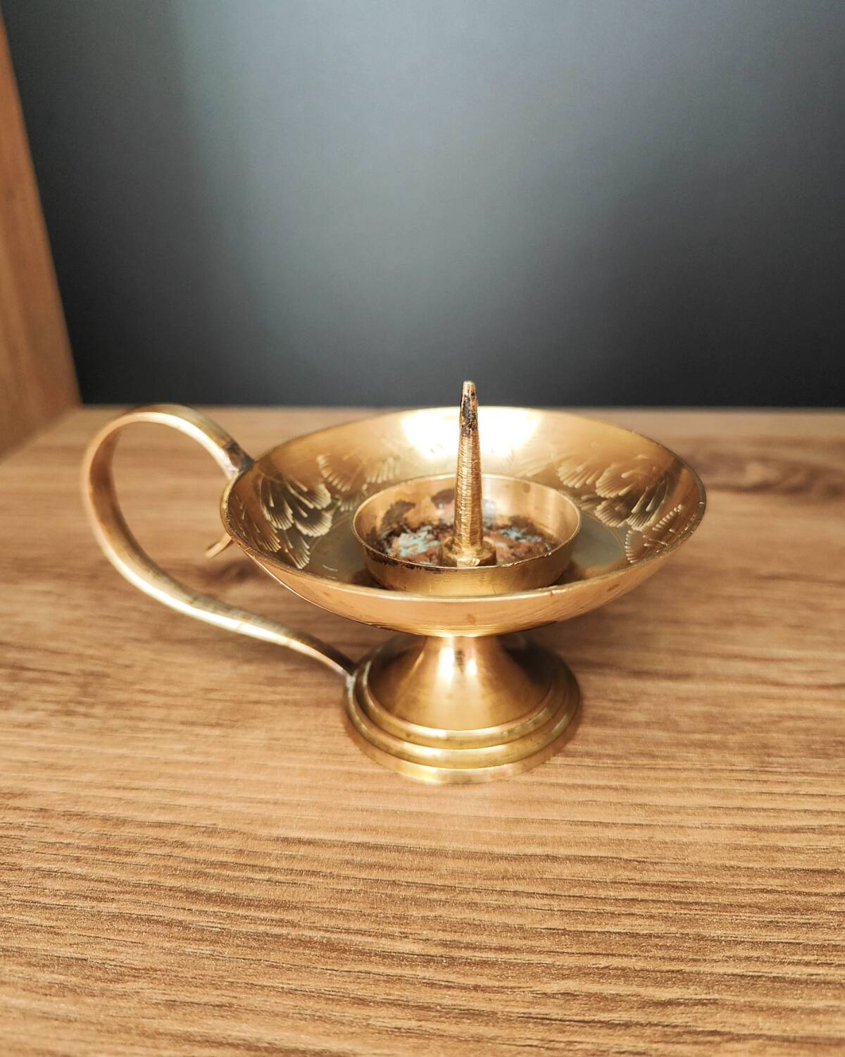 Cellar rat candle holder