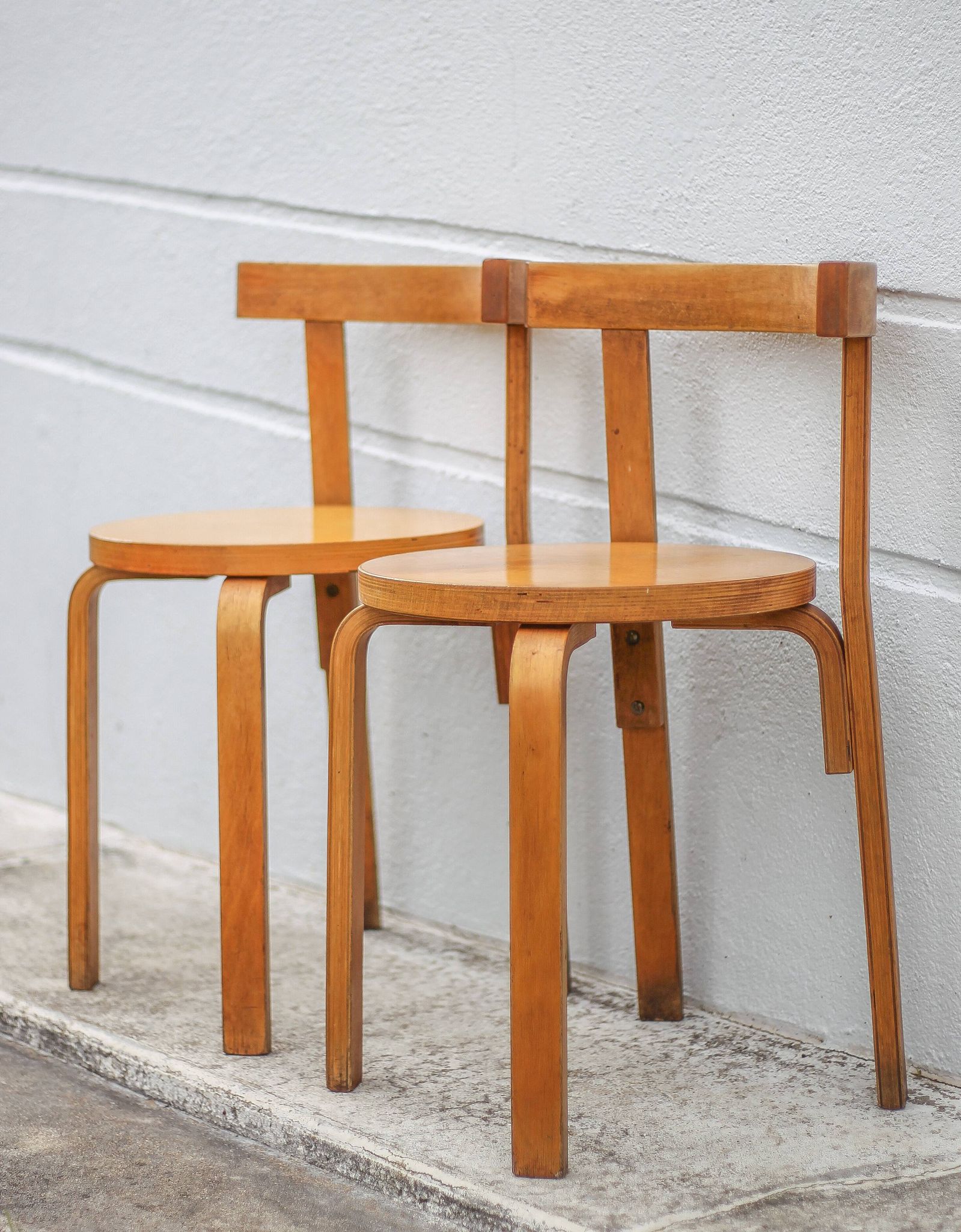 Set of 2 Alvar aalto bentwood chairs model 68, Artek Finland