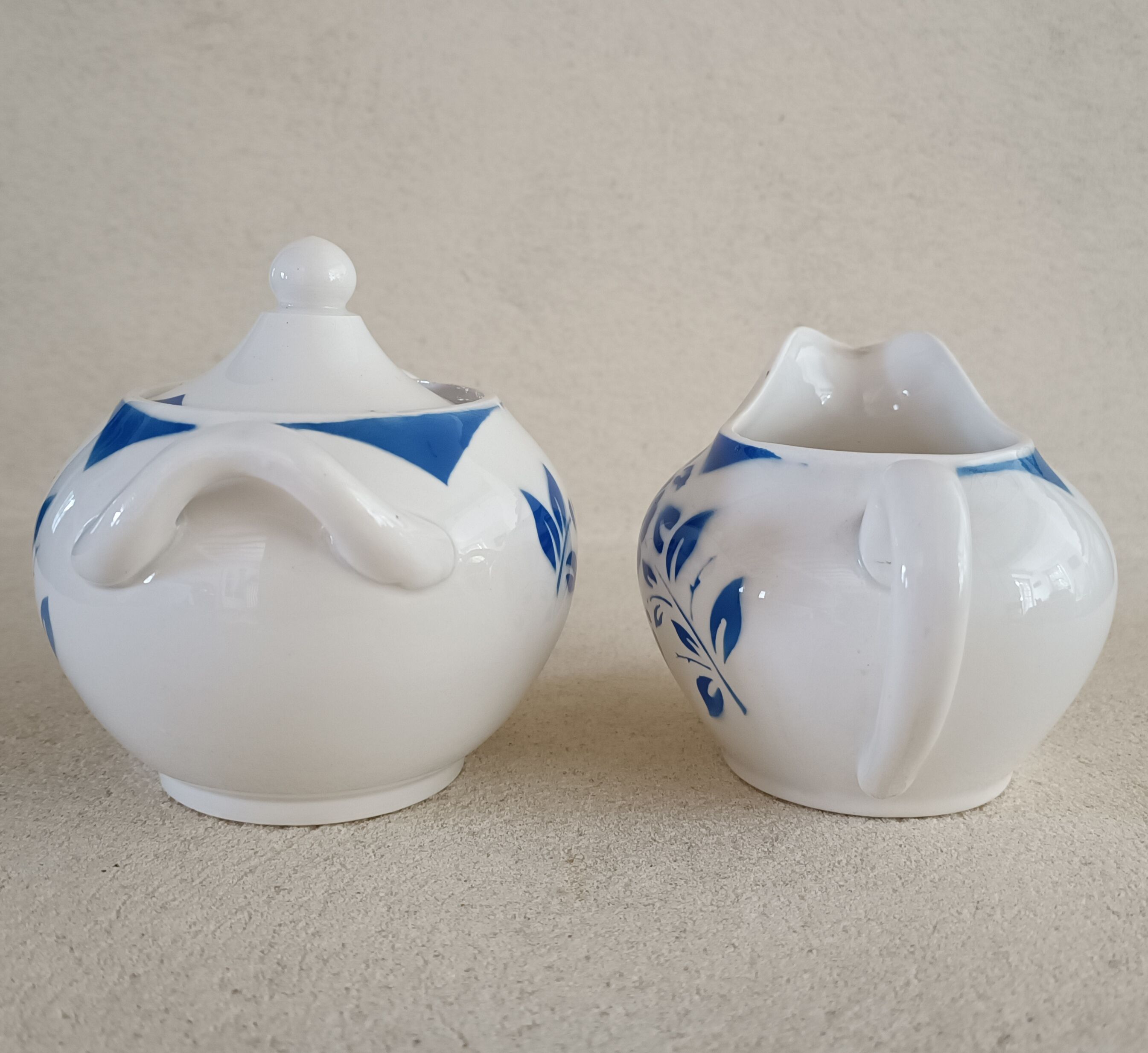 6 Digoin cups and saucers, sugar bowl and milk jug