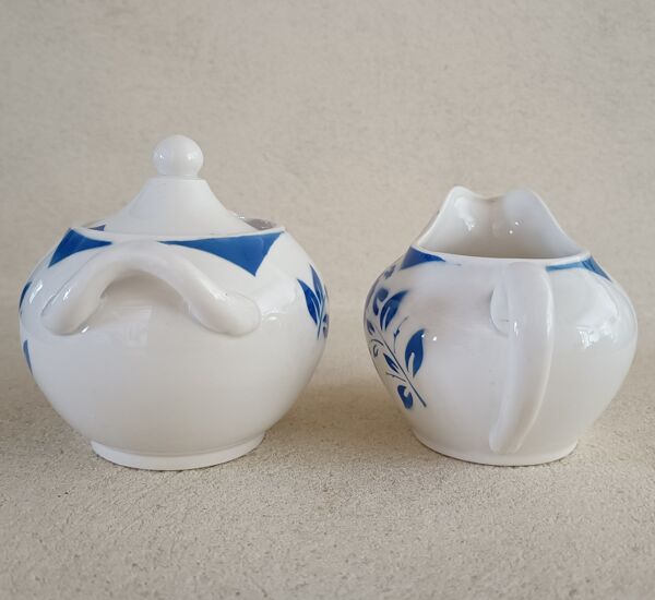 6 tasses et soucoupes, sucrier et pot à lait Digoin