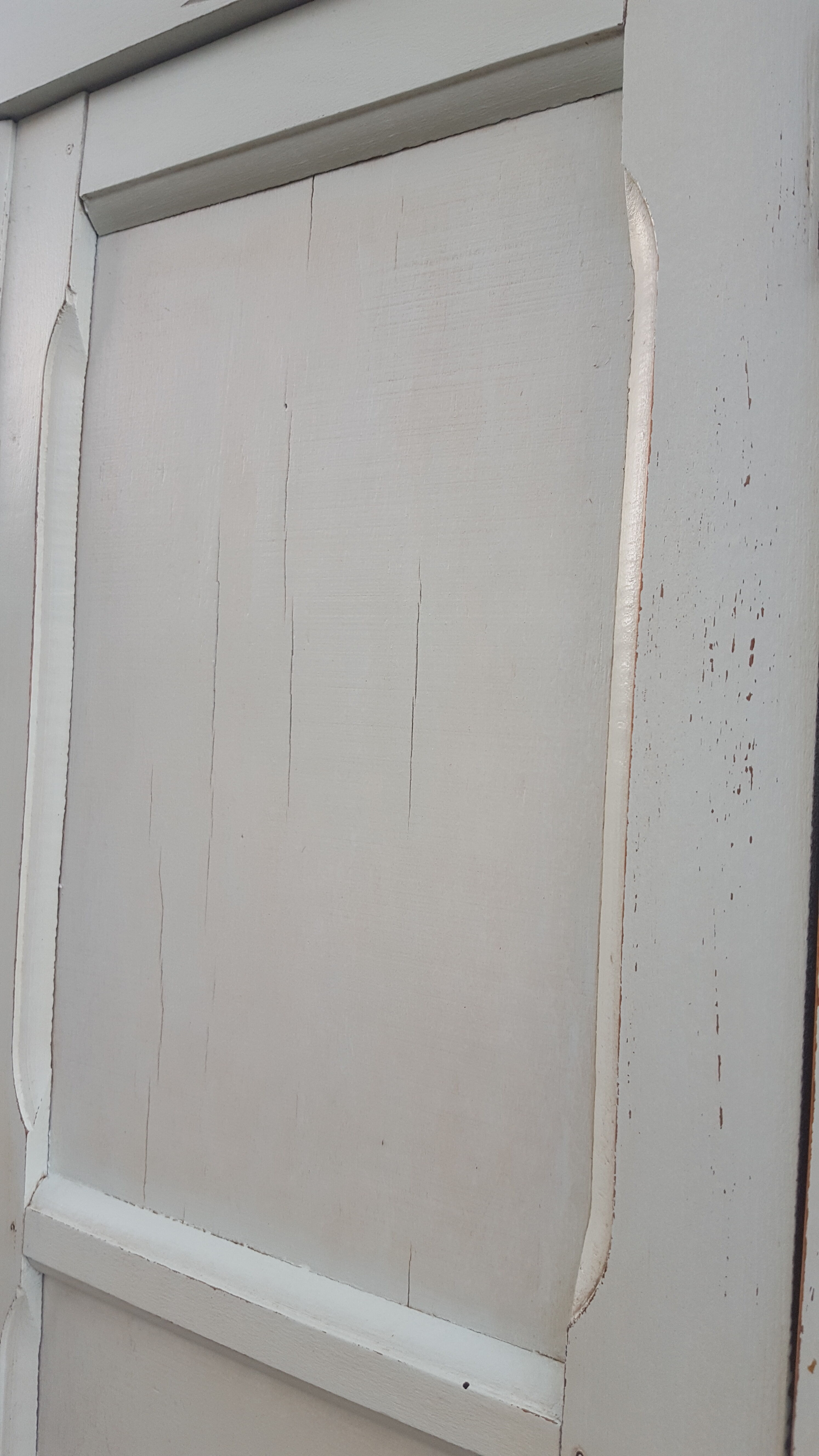 Mint-coloured parisian wardrobe