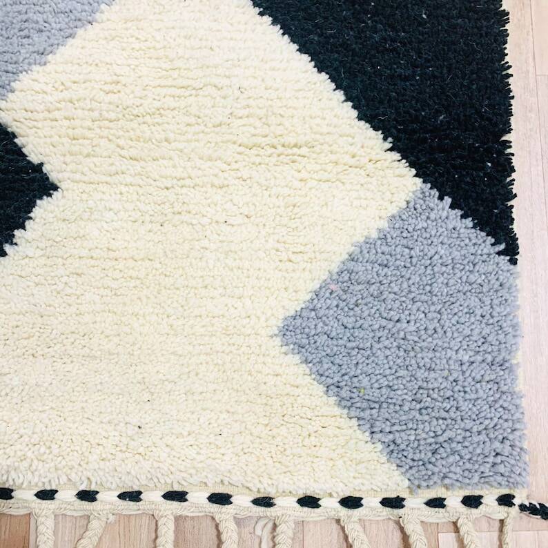 Handmade Moroccan rug 200cm x 300cm