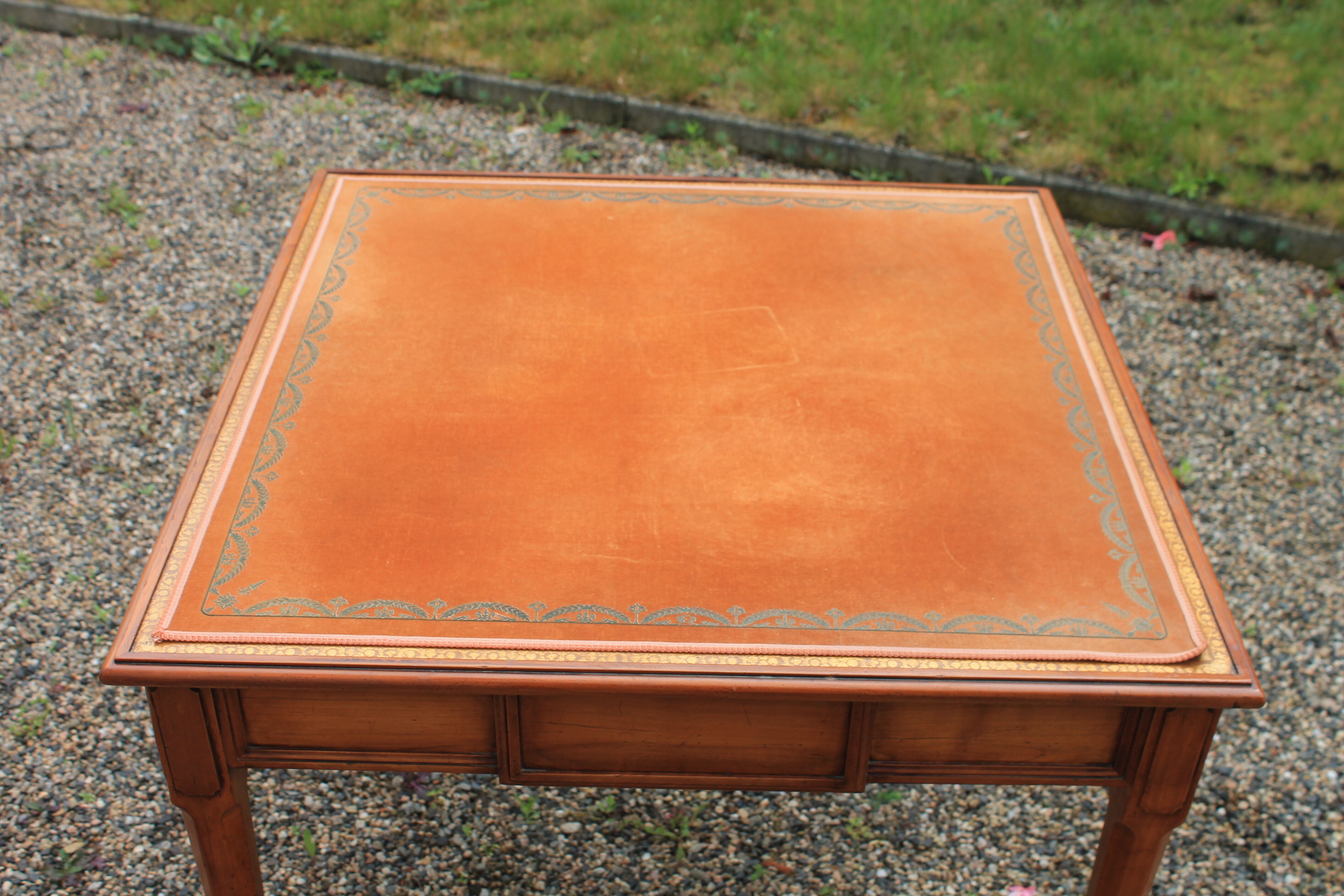 Game table