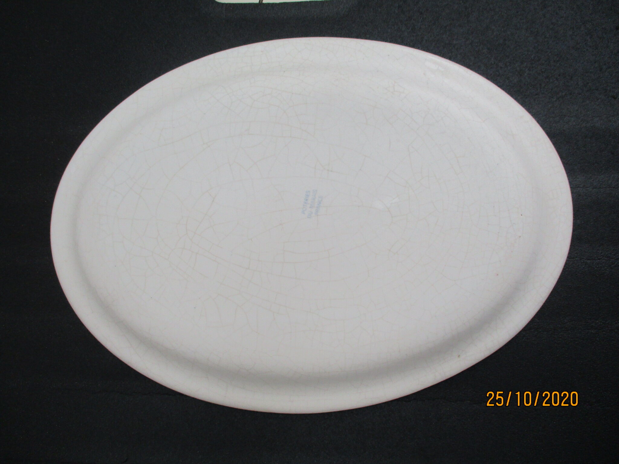 Oval marsh pottery dish