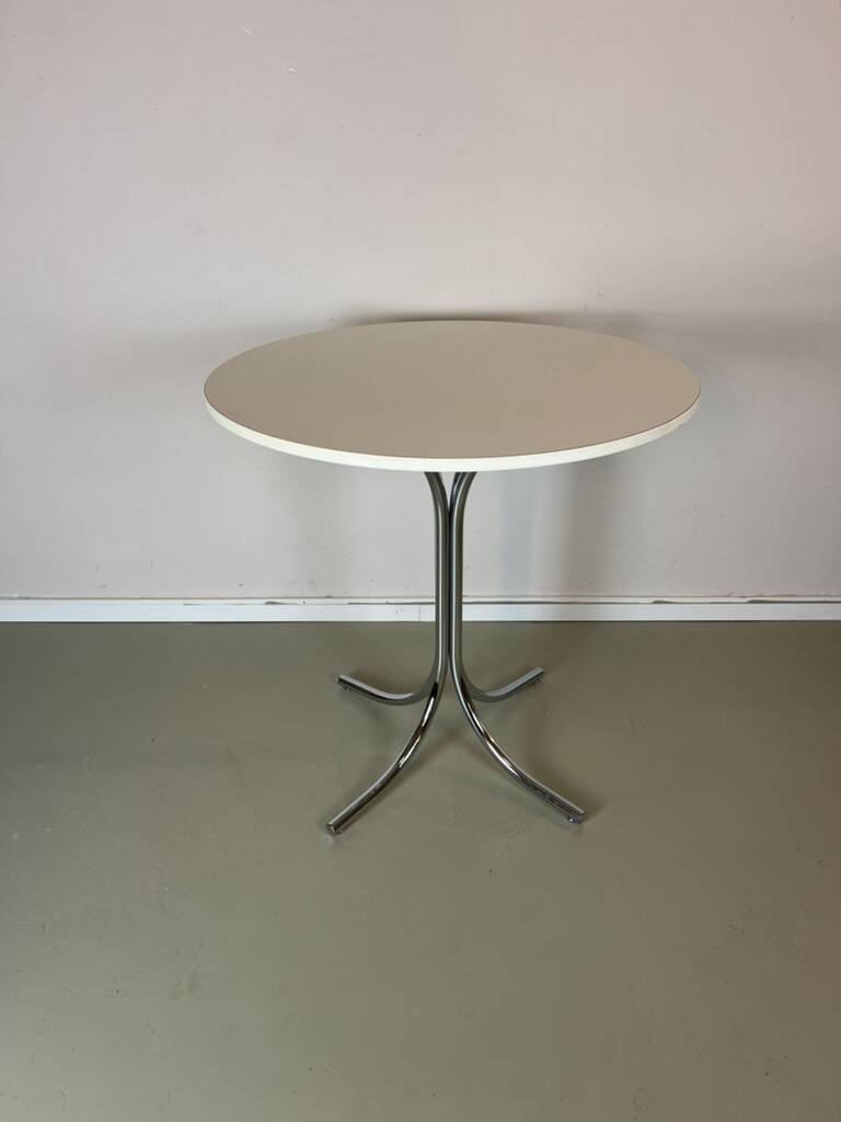 Vintage round white chrome dining table from the 70s.