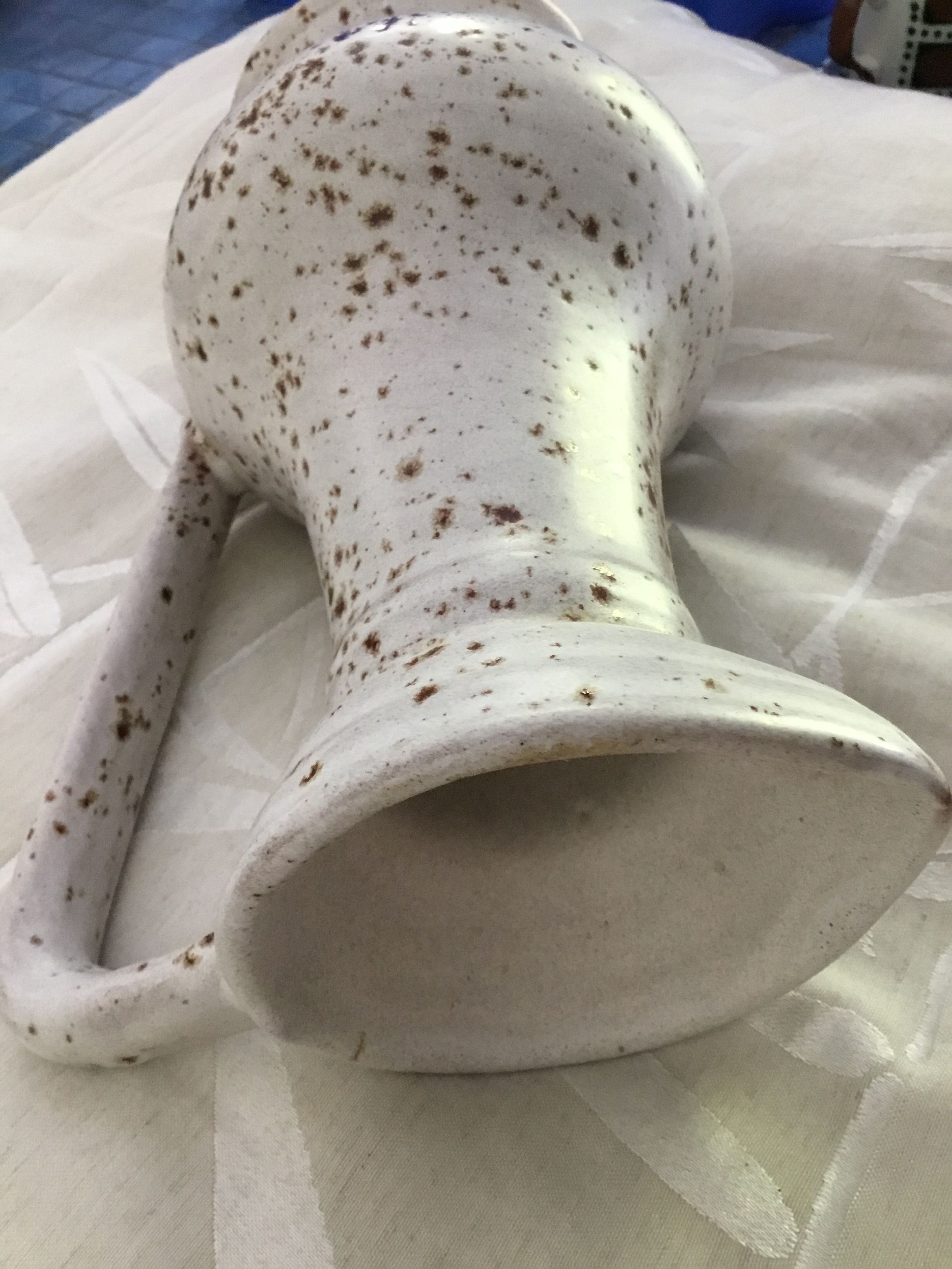 Speckled sandstone vase