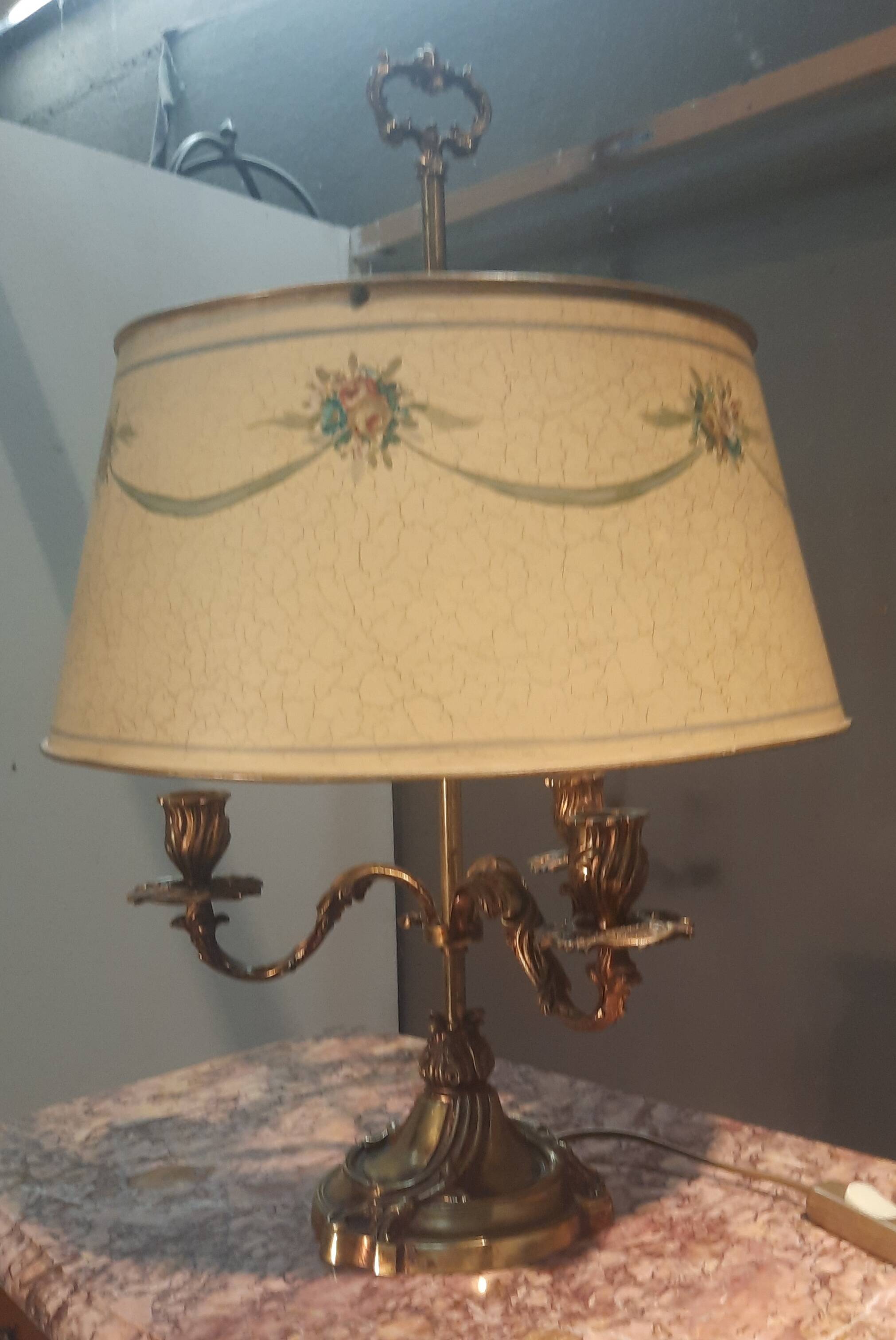 Lampe en bronze à  3 bras de style Louis XV