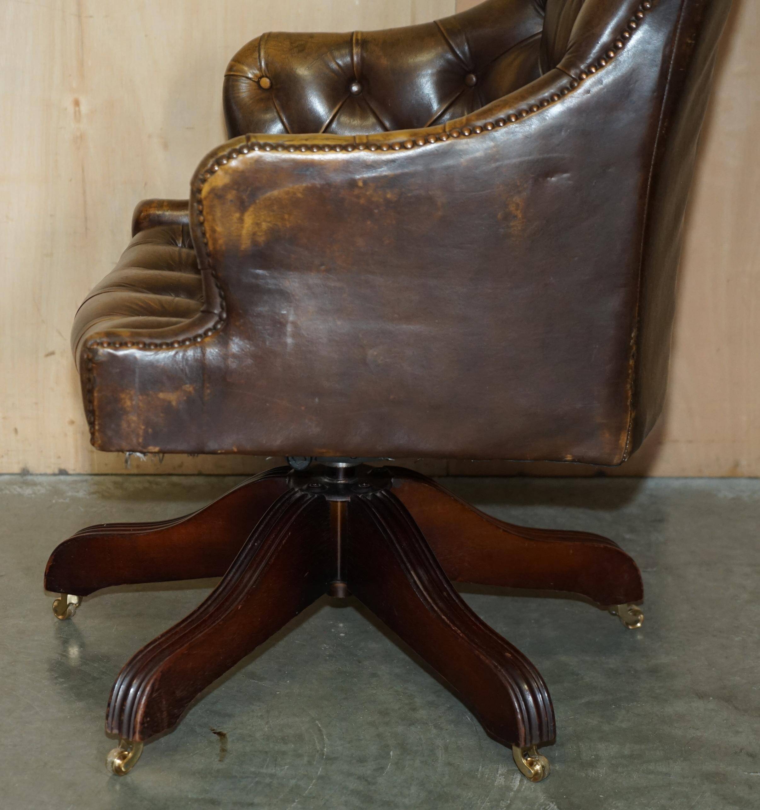 Fauteuil Chesterfield vintage en cuir vieilli
