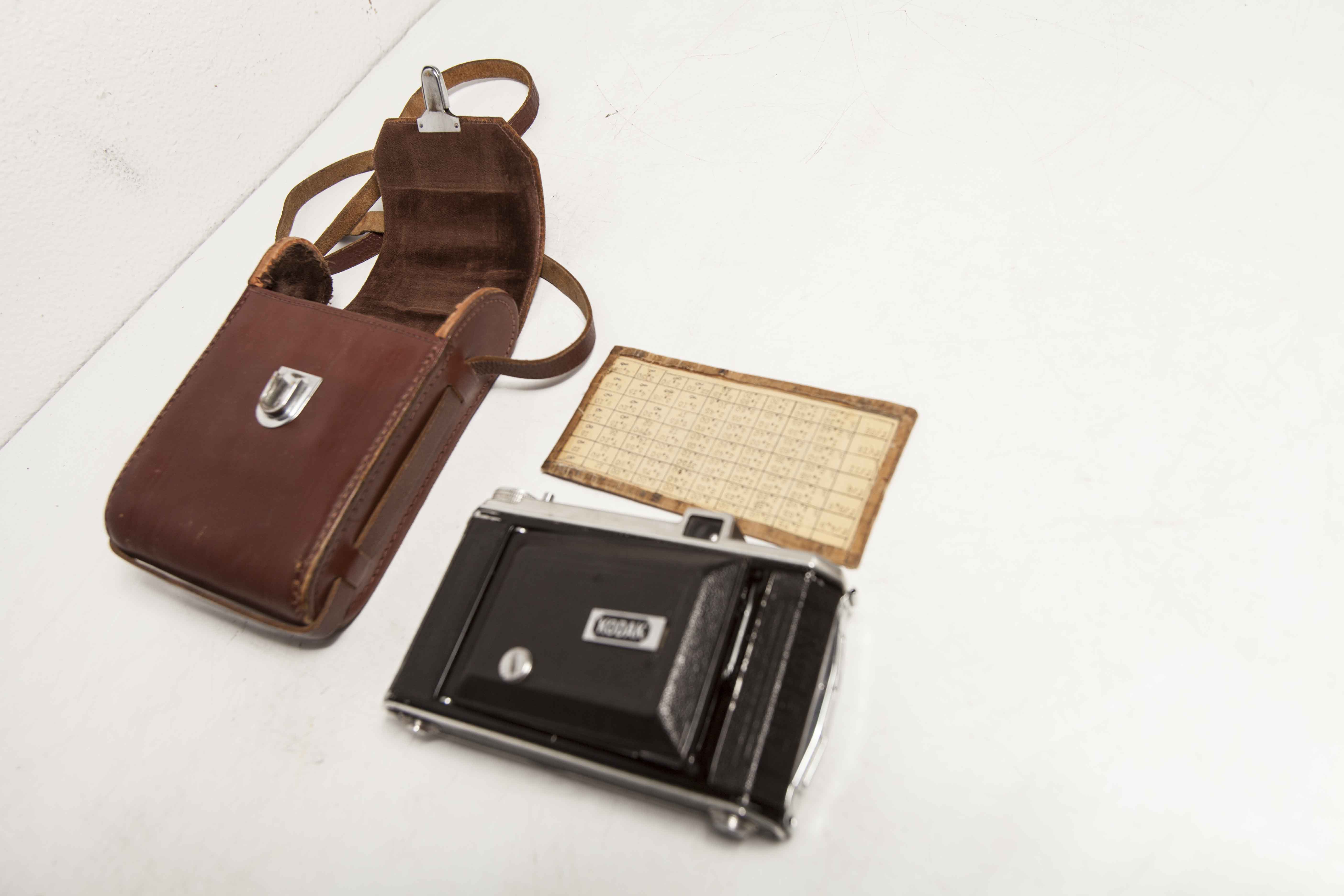 Camera Kodak Folding 620 bellows leather 1950