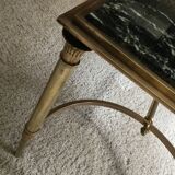 Table basse en bronze doré et marbre