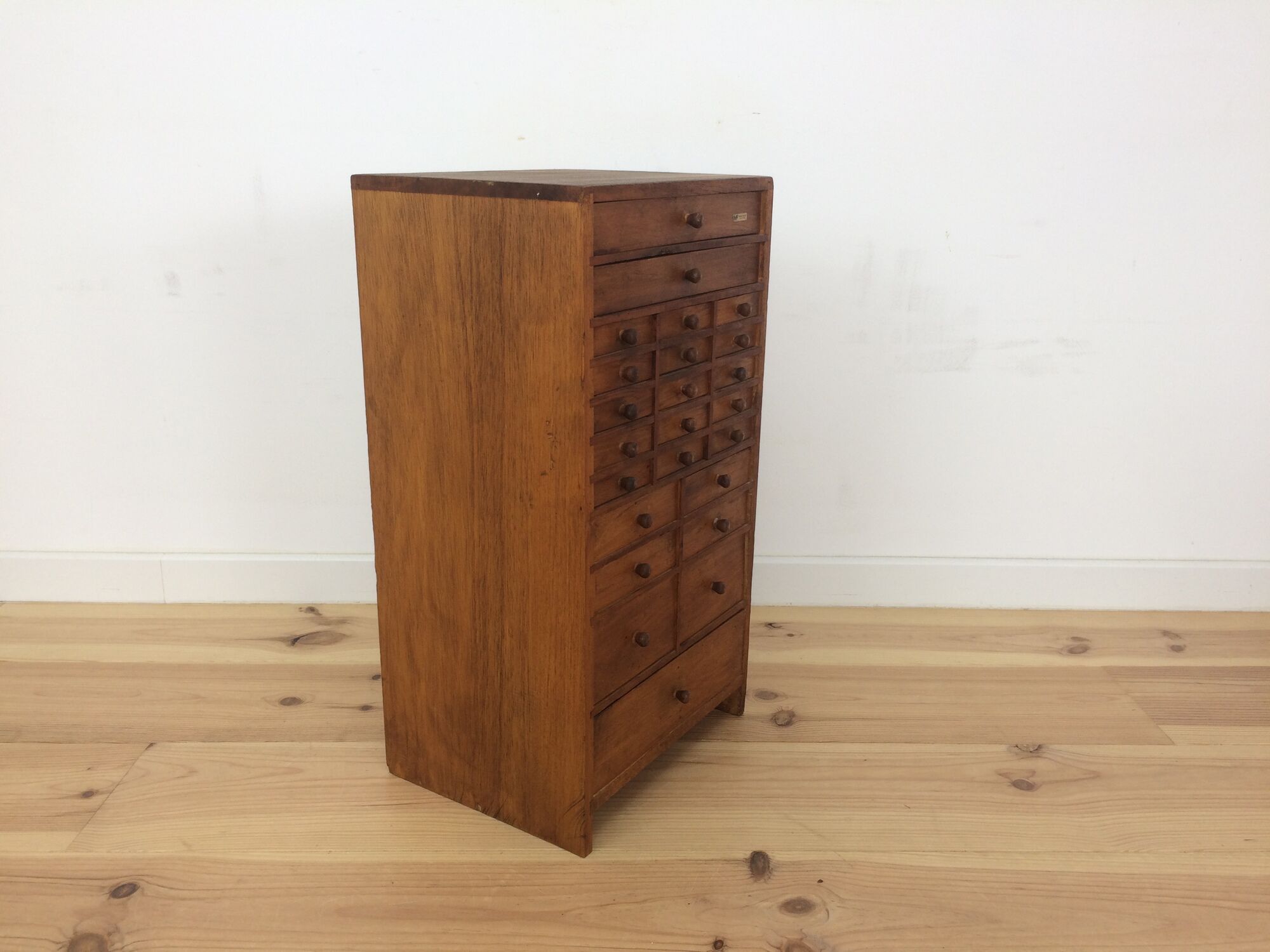 Watchmaking furniture, Manu France layette with drawers
