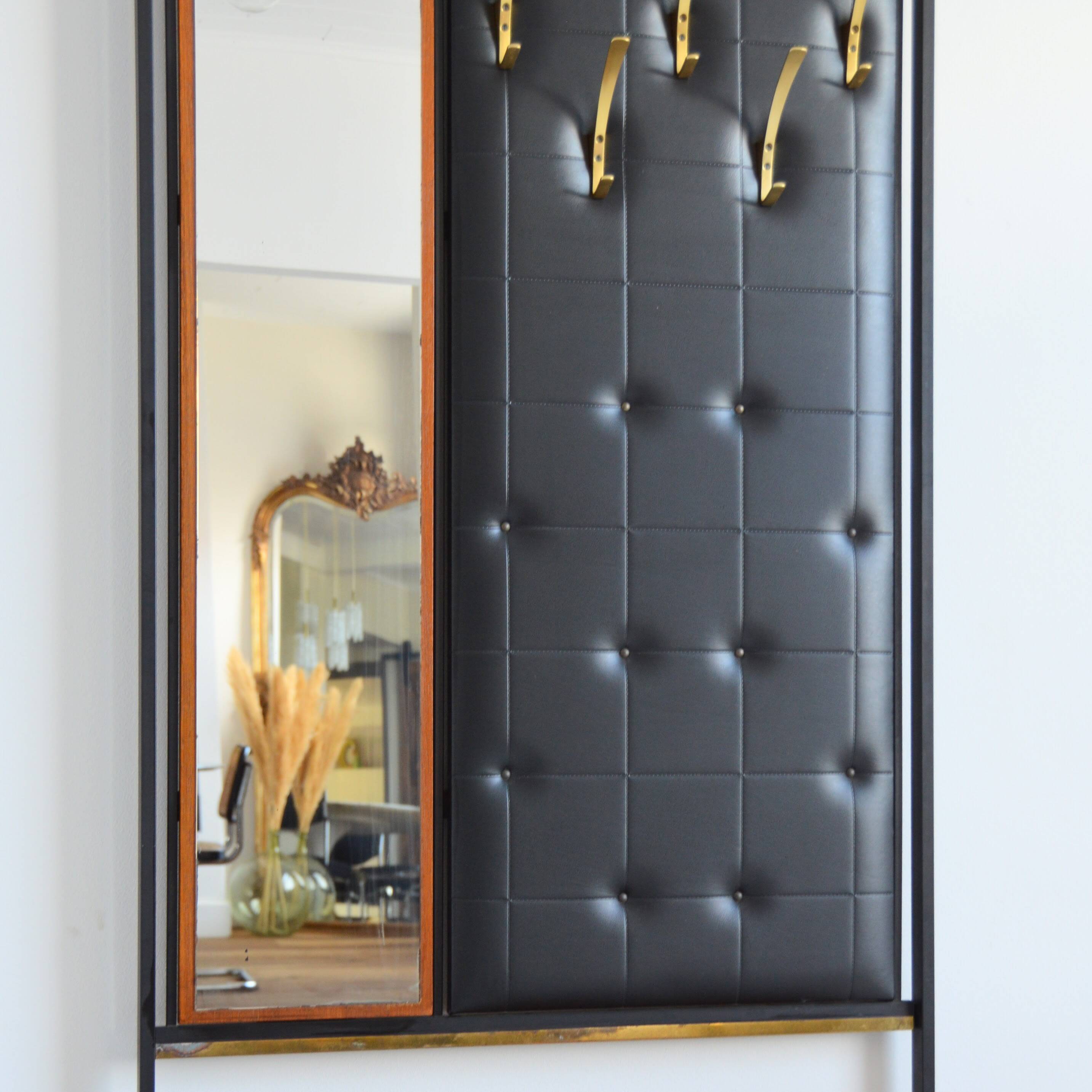 Entrance hall / Coat rack / Scandinavian hats from the 50s / 60s