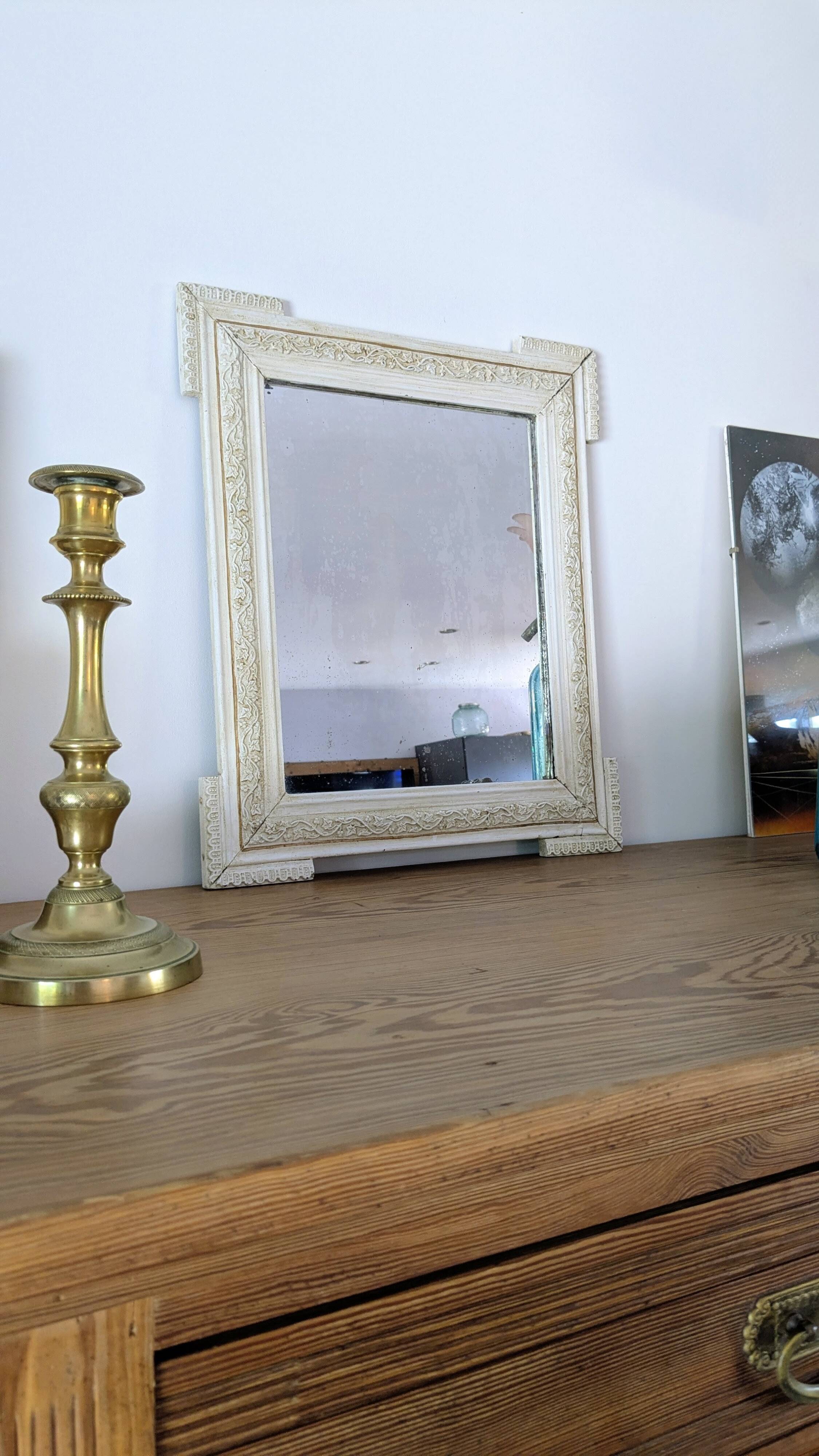 Miroir XIXᵉ au cadre patiné — Élégance et authenticité 45 x 39 cm