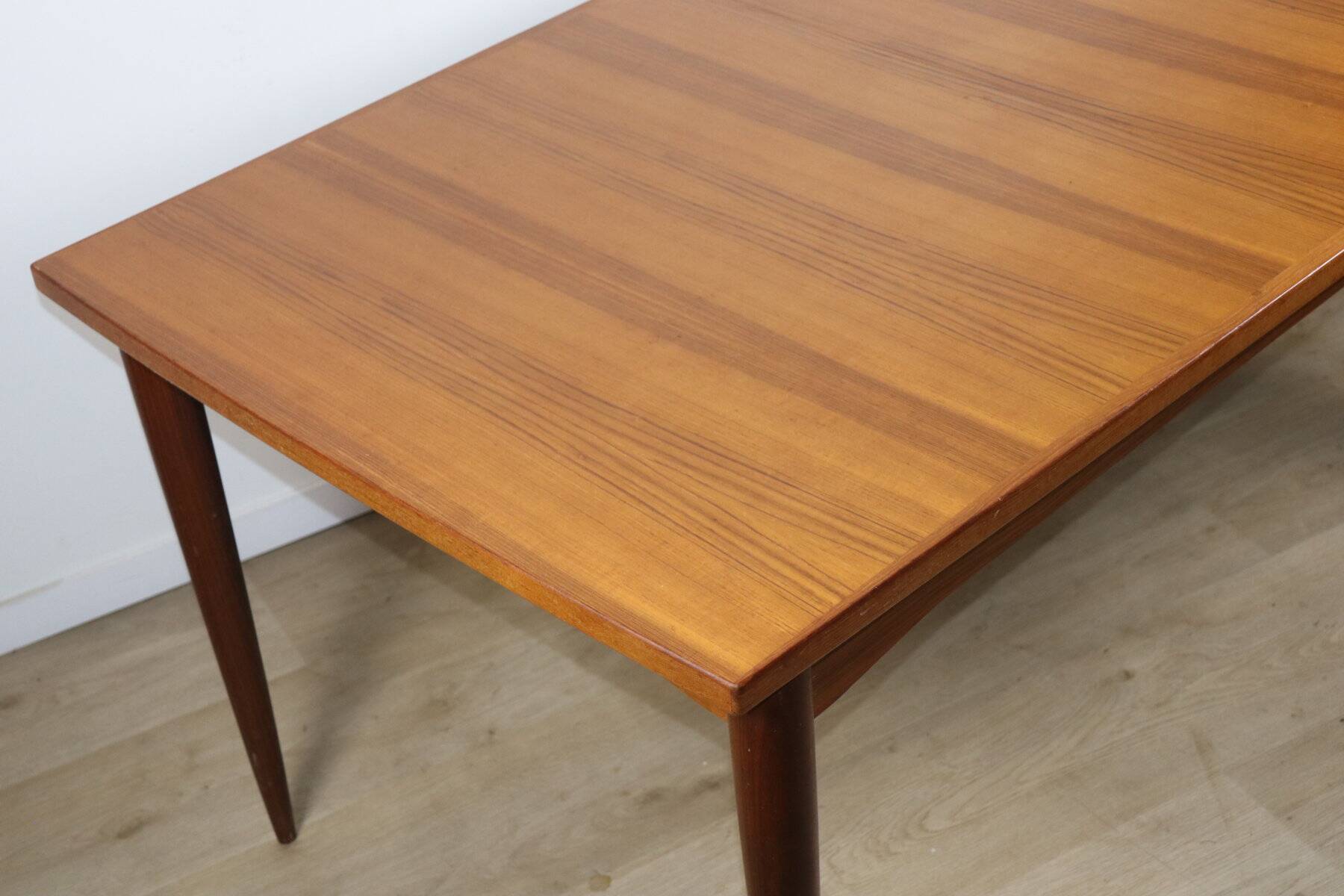 Scandinavian extendable dining table in teak – 1960s