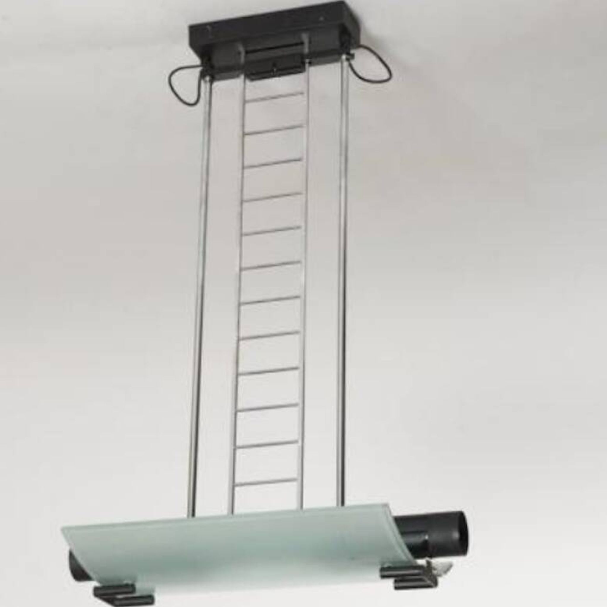 Suspension en métal et verre dépoli