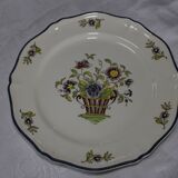 Service at Dessert Saint-Amand Vieux Delft