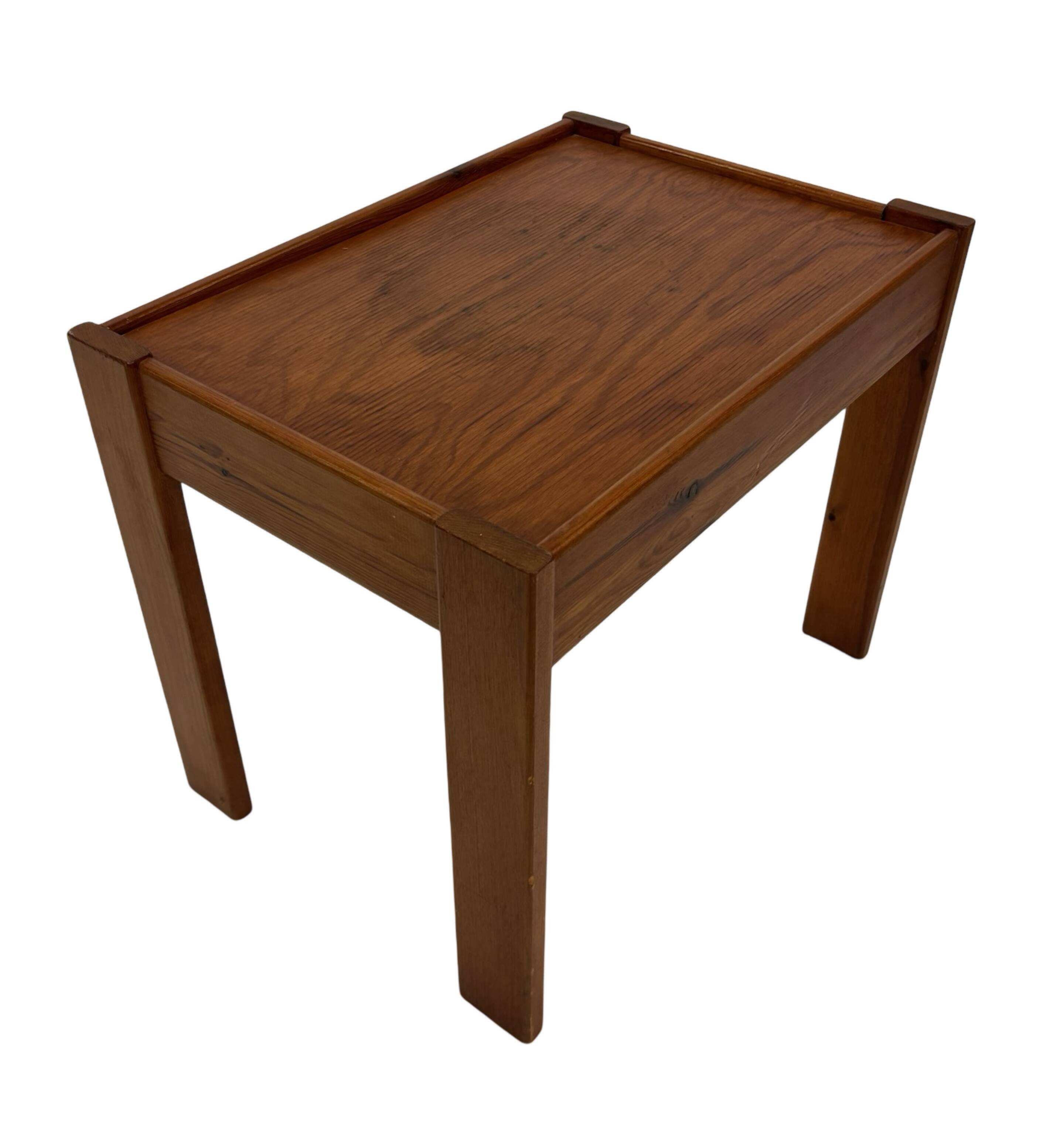 Vintage set of 3 side tables nesting pine wood 60s