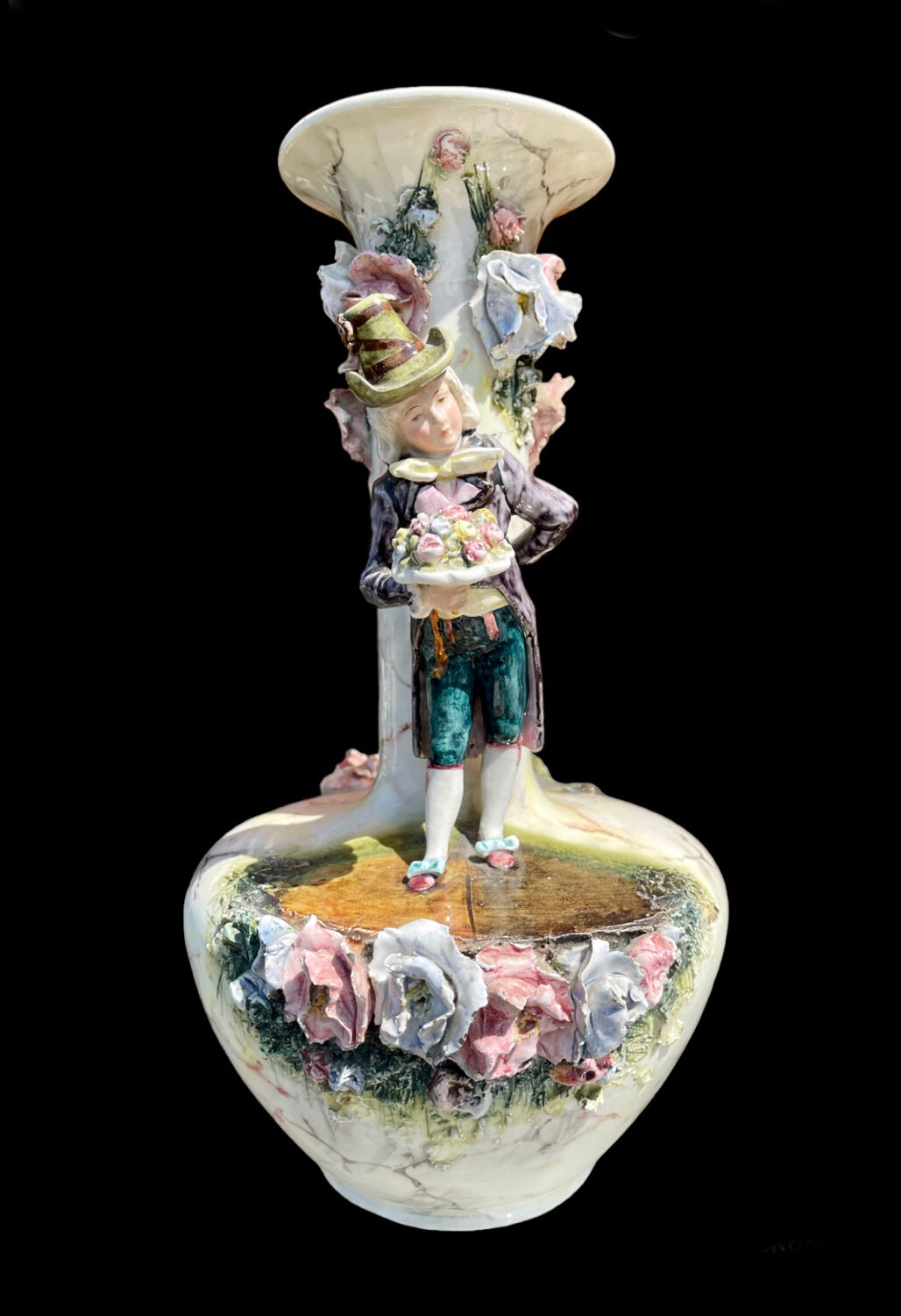 Paire de vases en barbotine