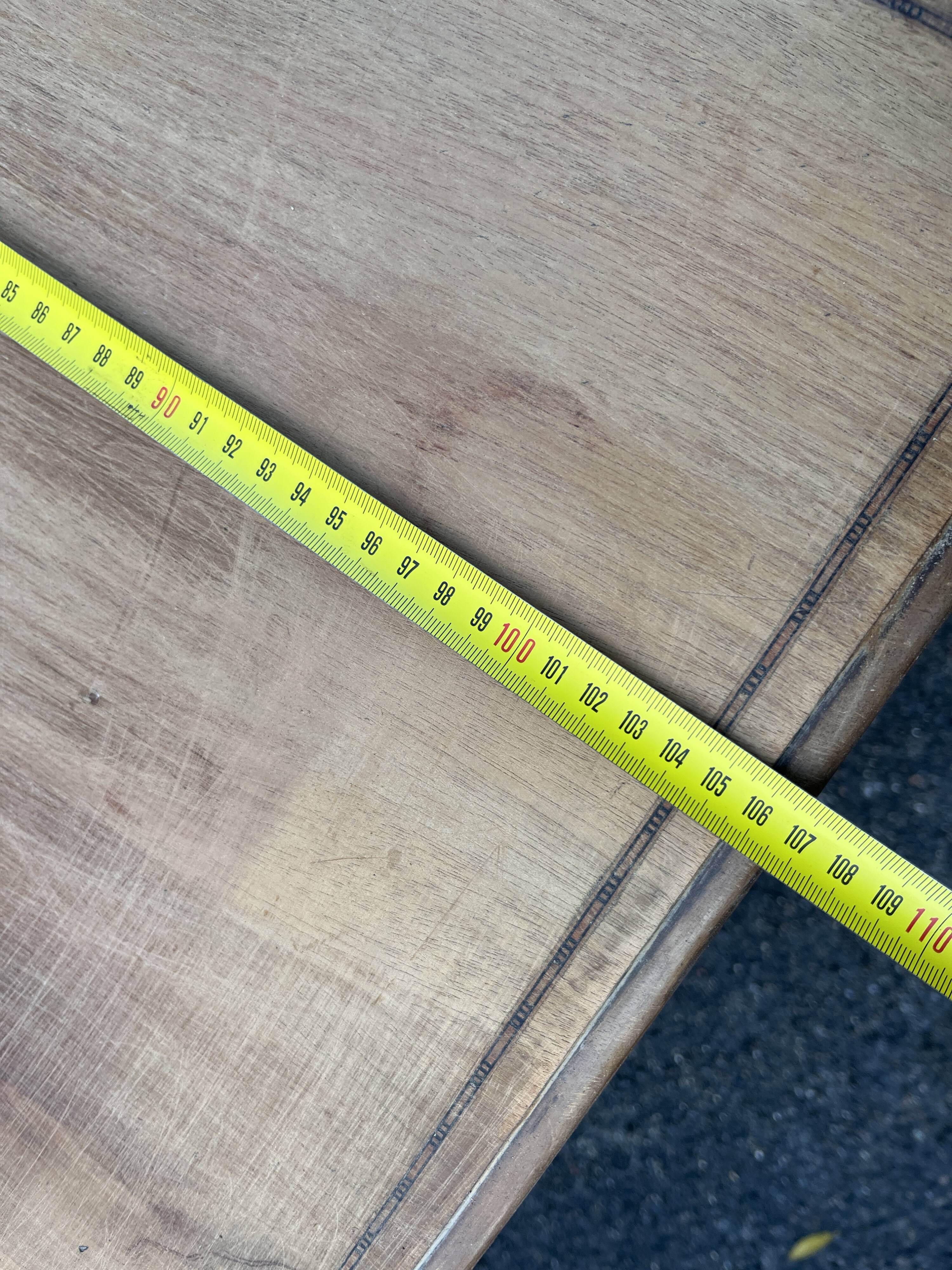 Commode Marqueterie de style Louis XVI à quatre tiroirs