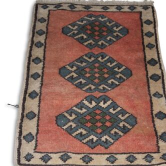 Beautiful oriental rug, 93 x 51