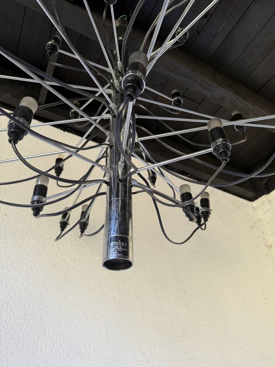 Lustre suspension Gino Sarfatti for Arteluce 30 lights model 2097 from the 1960s.