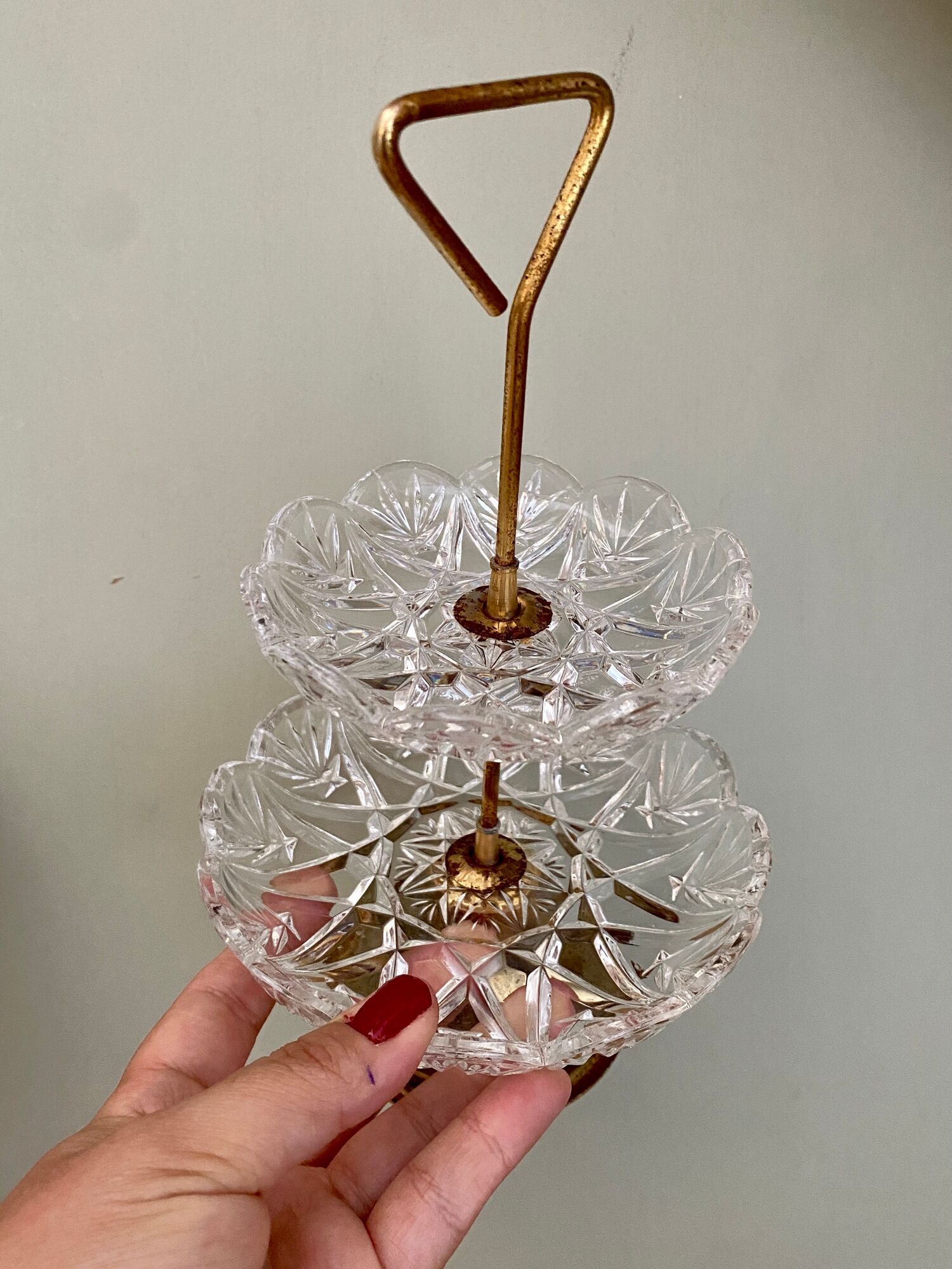 Porte bijoux ou serviteur vintage en verre ciselé et laiton