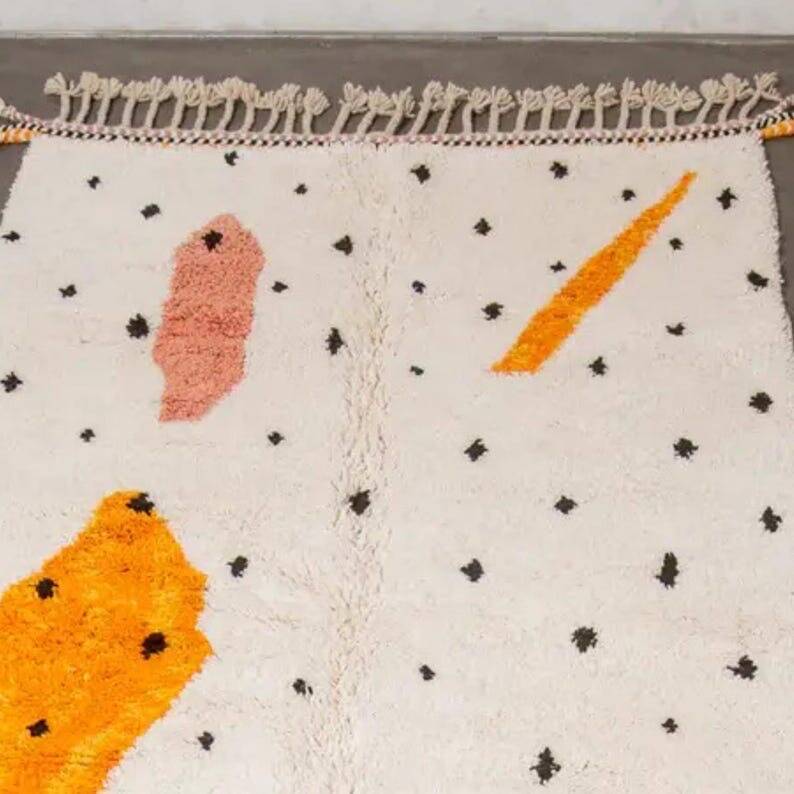 Traditional handmade Beni Ouraine rug, size 150 x 250 cm