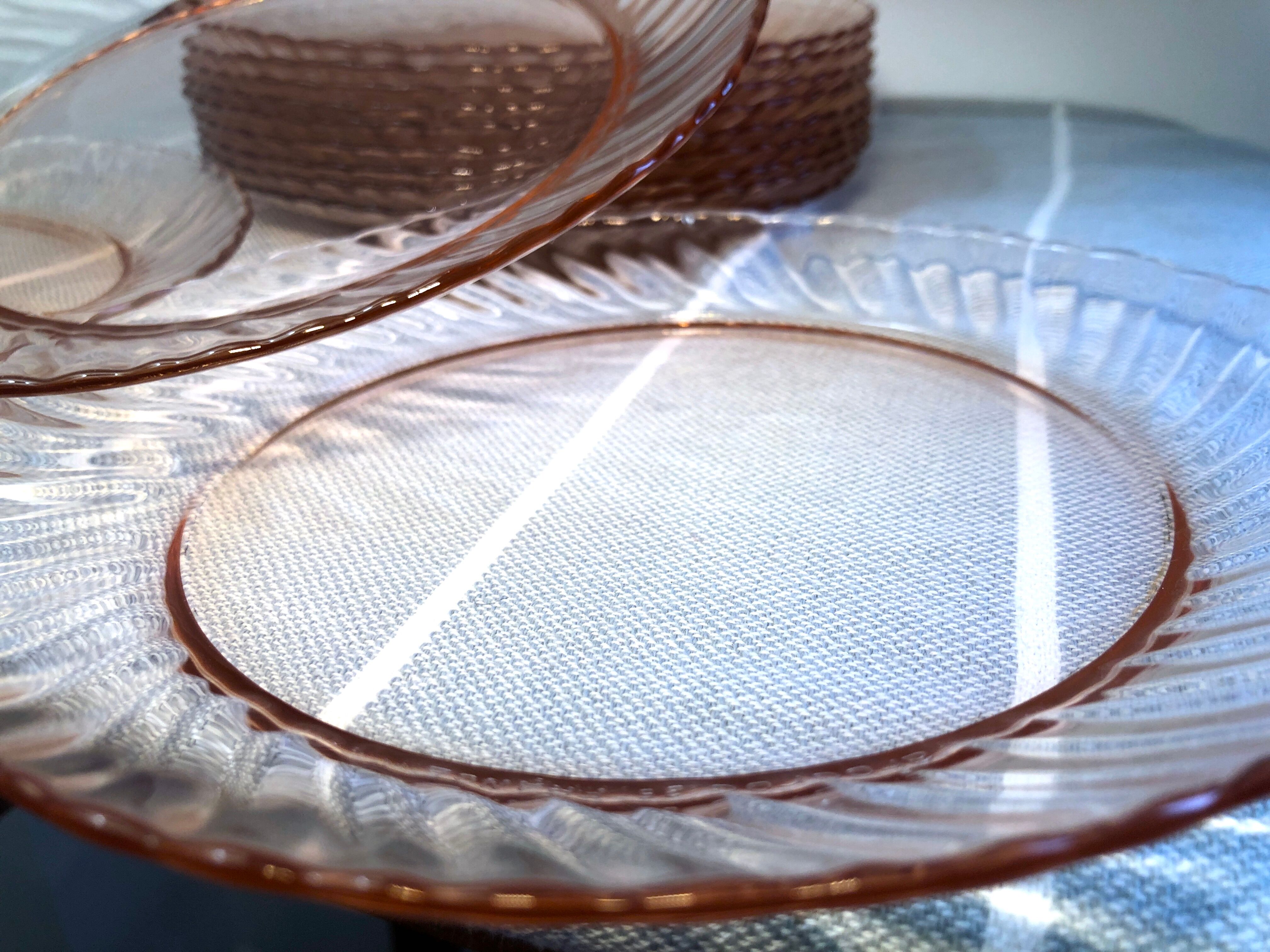Pink glass dessert plates from the 70s, Arcoroc "Rosaline" +1 offered