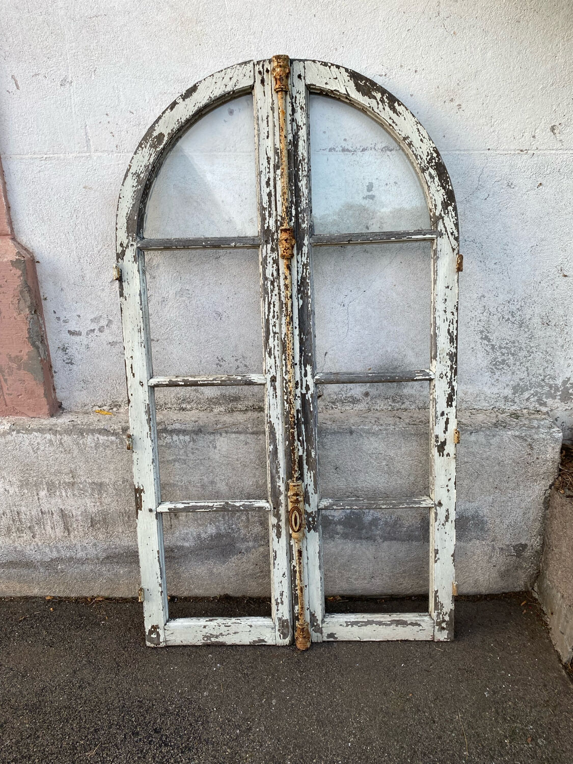 Arch window frame