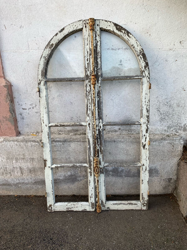 Châssis de fenêtre arché