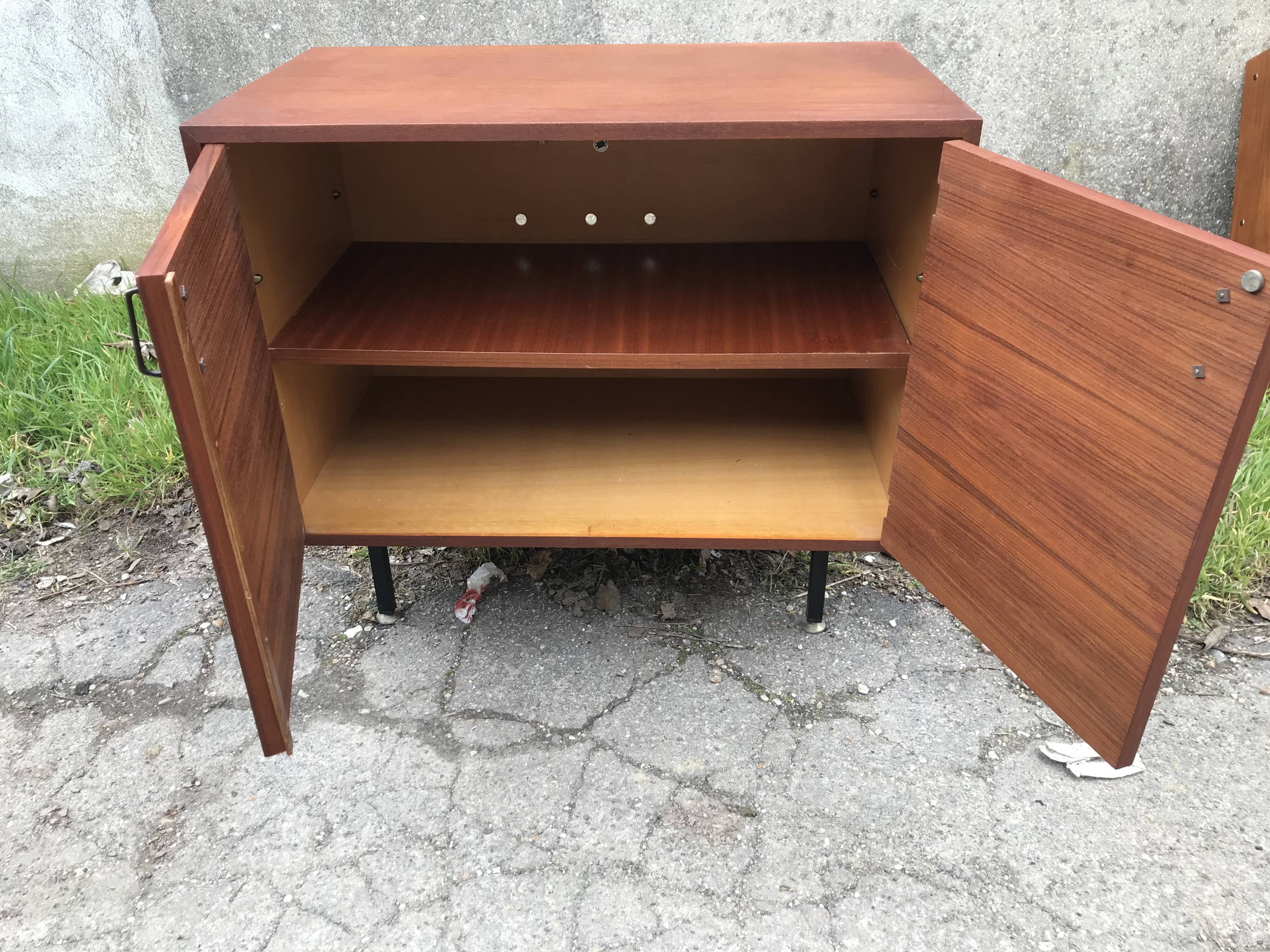 Meuble de rangement petite enfilade en teck vintage de style scandinave  années 60