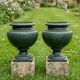 Paire de vases medicis en fonte du XIXème