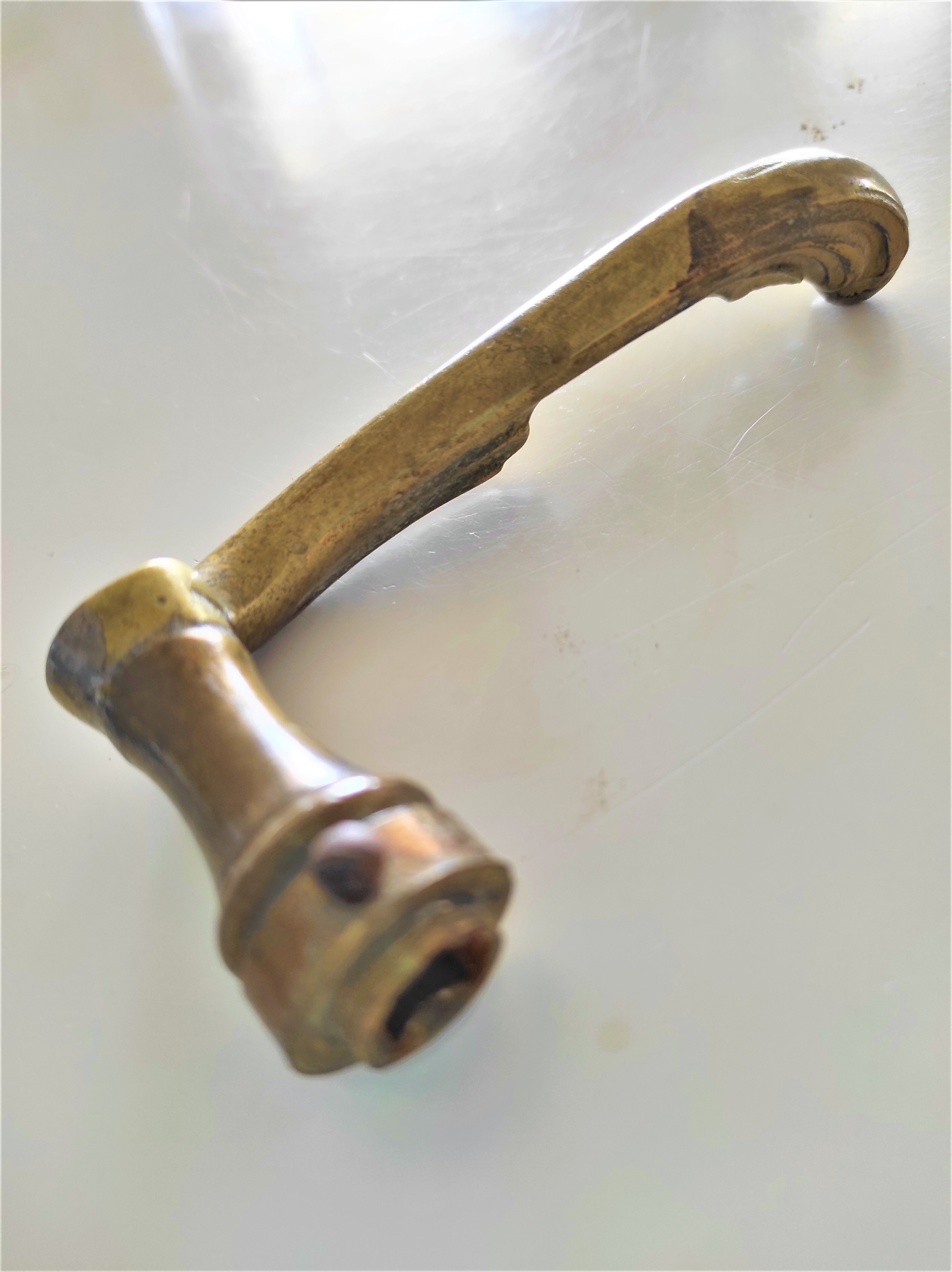 Door handle in square bronze