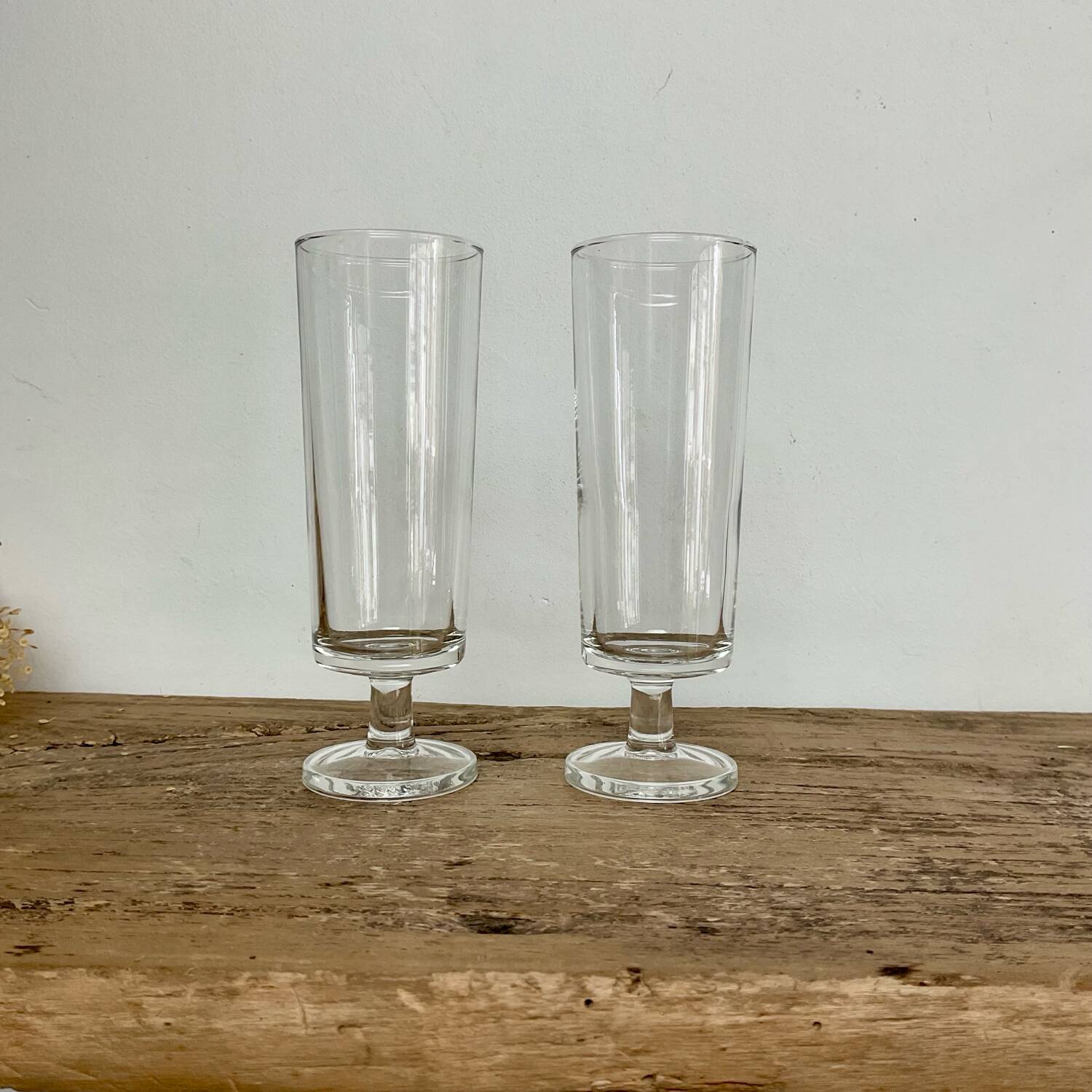 6 vintage Luminarc flutes