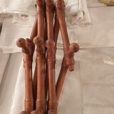 Extendable wall coat rack