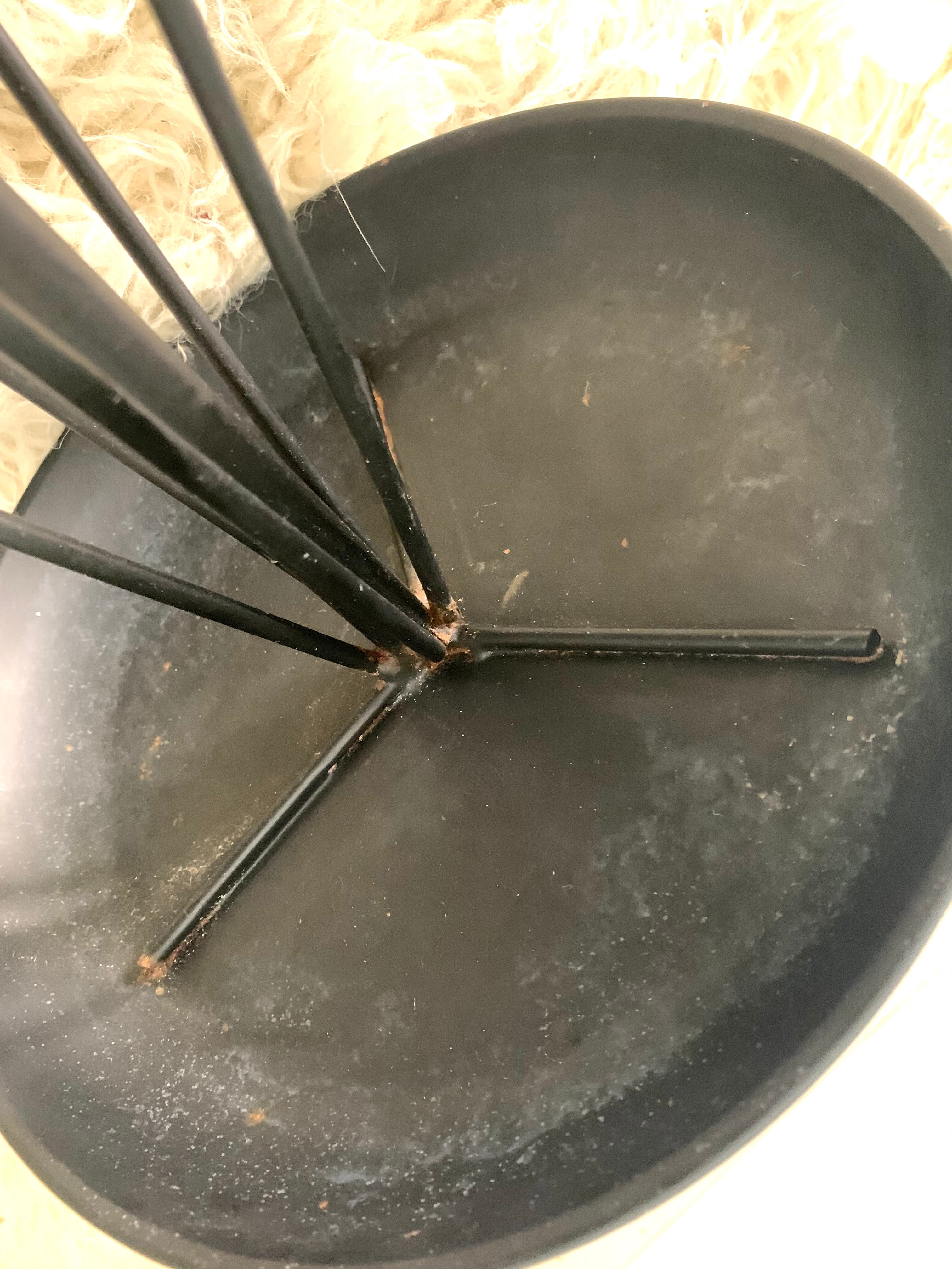 Metal umbrella holder