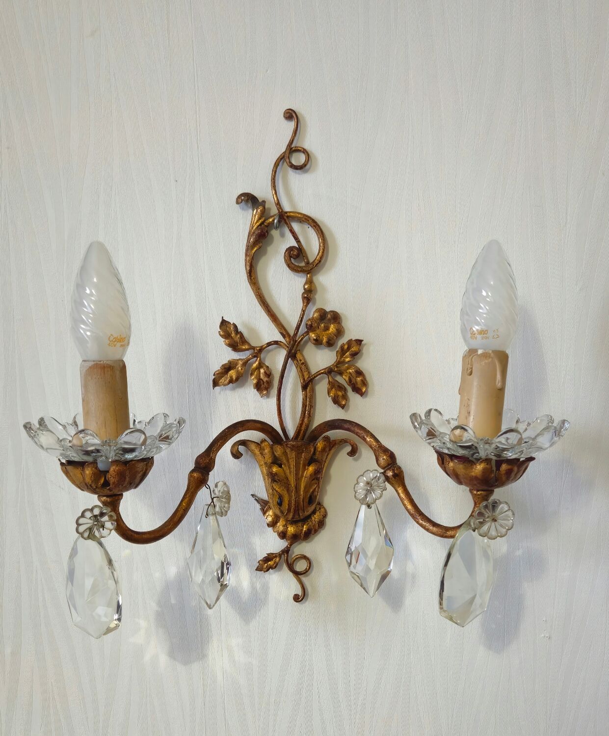 Wall sconce with pendants in Louis XV style