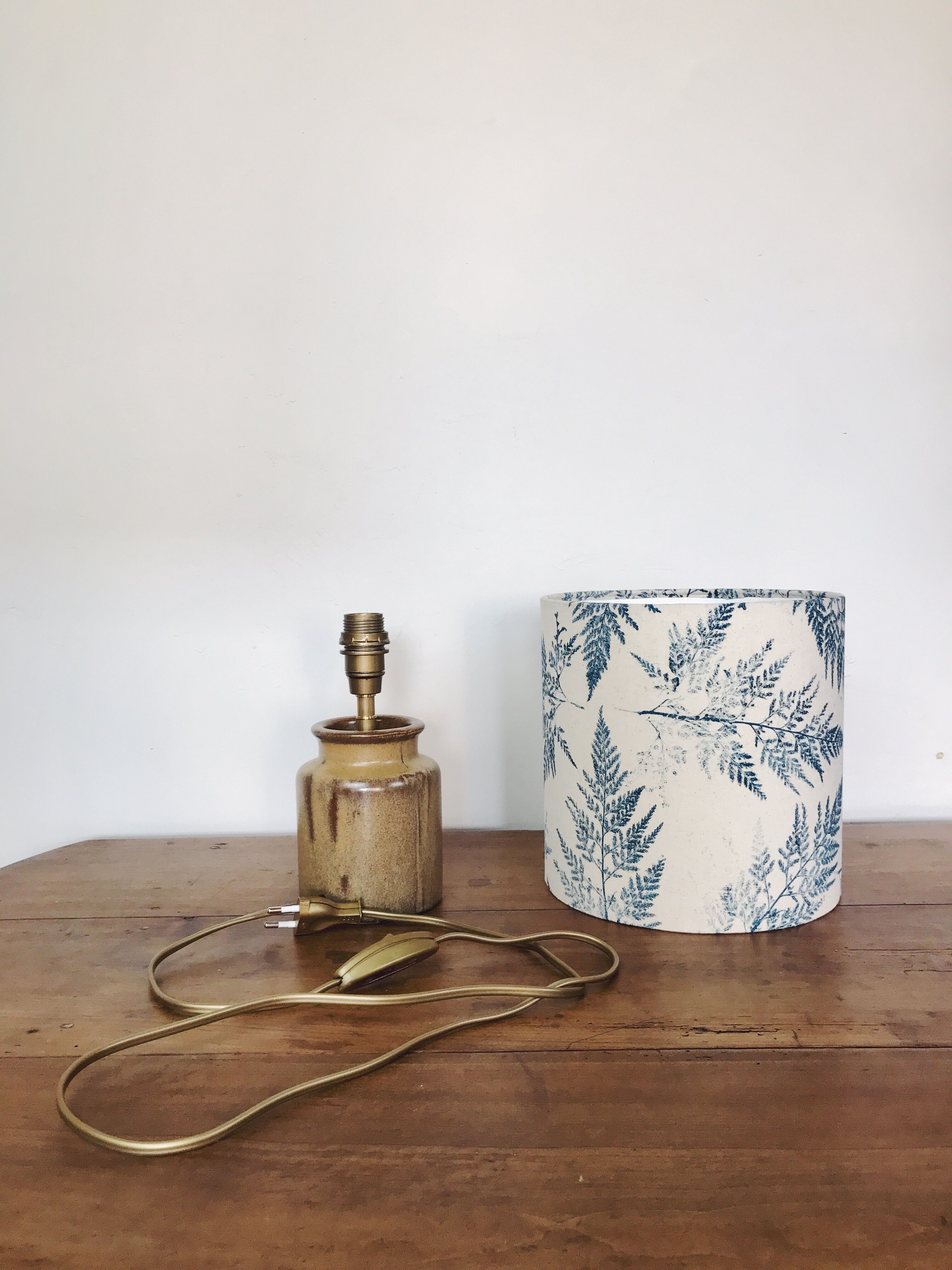 Table lamp - Mustard pot foot - sandstone