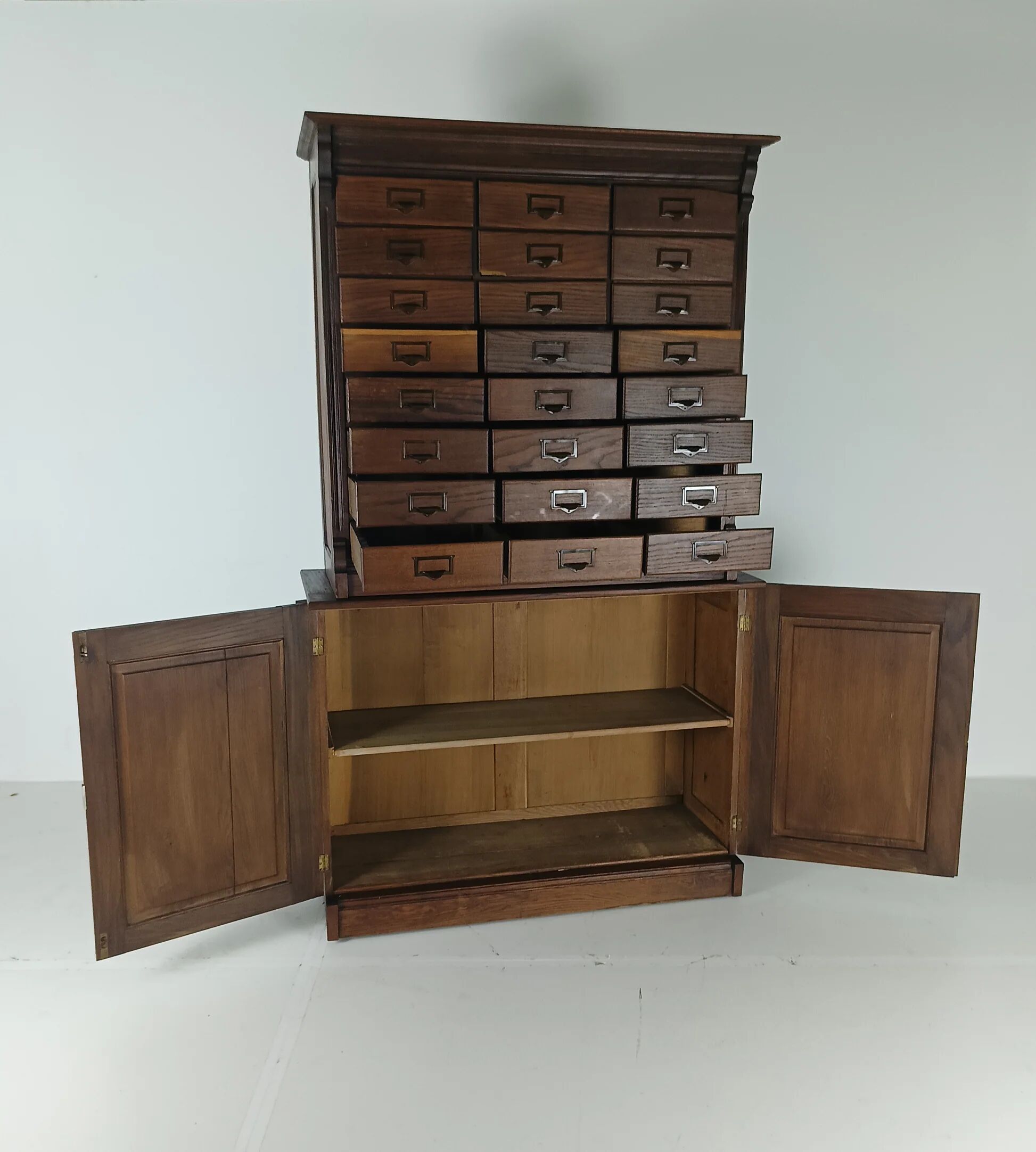 Cabinet de notaire ancien