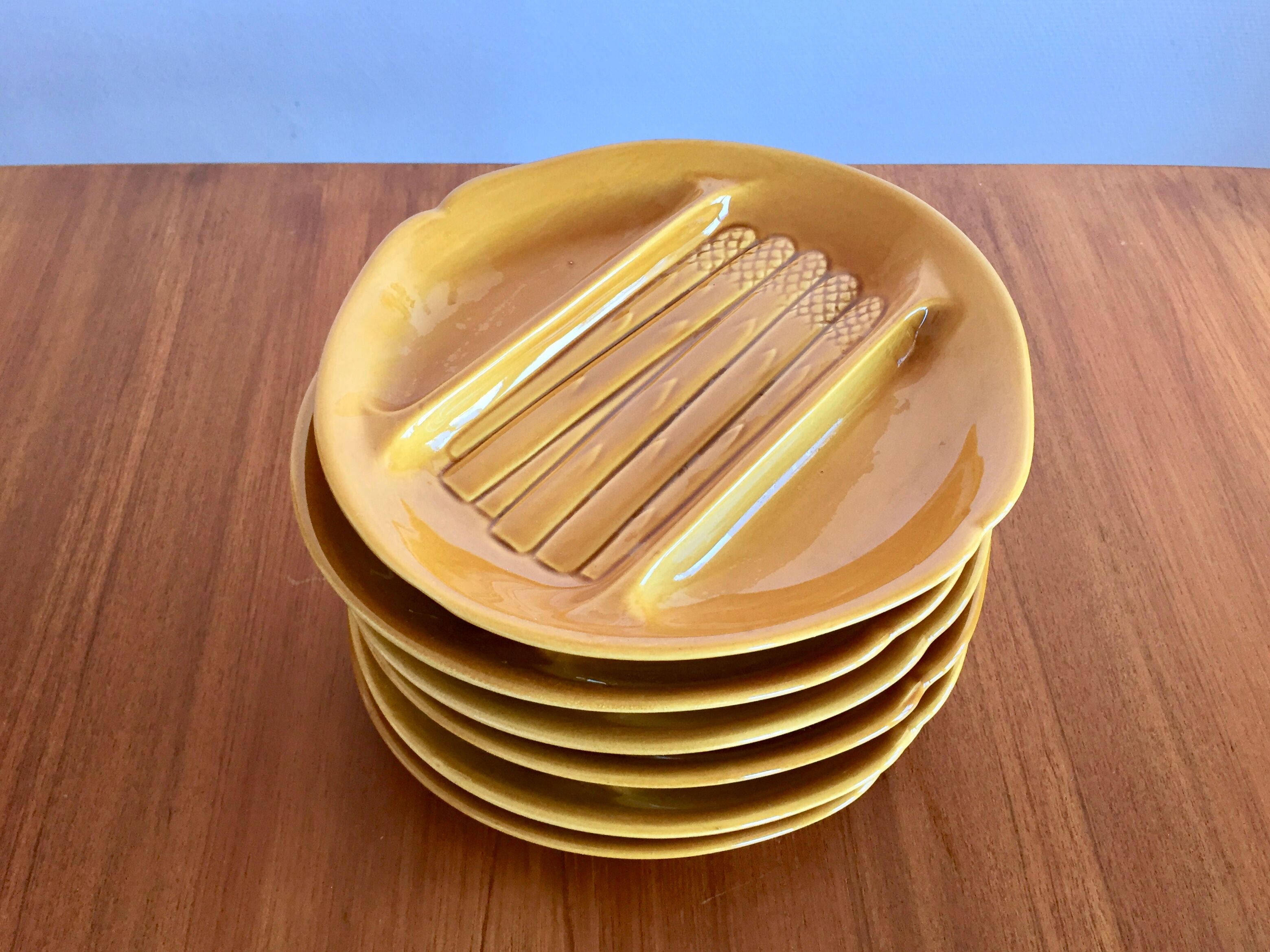 Set de 6 assiettes à asperges de Salins les bains