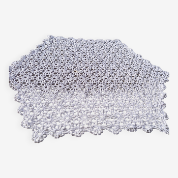 Large hexagonal crochet doily