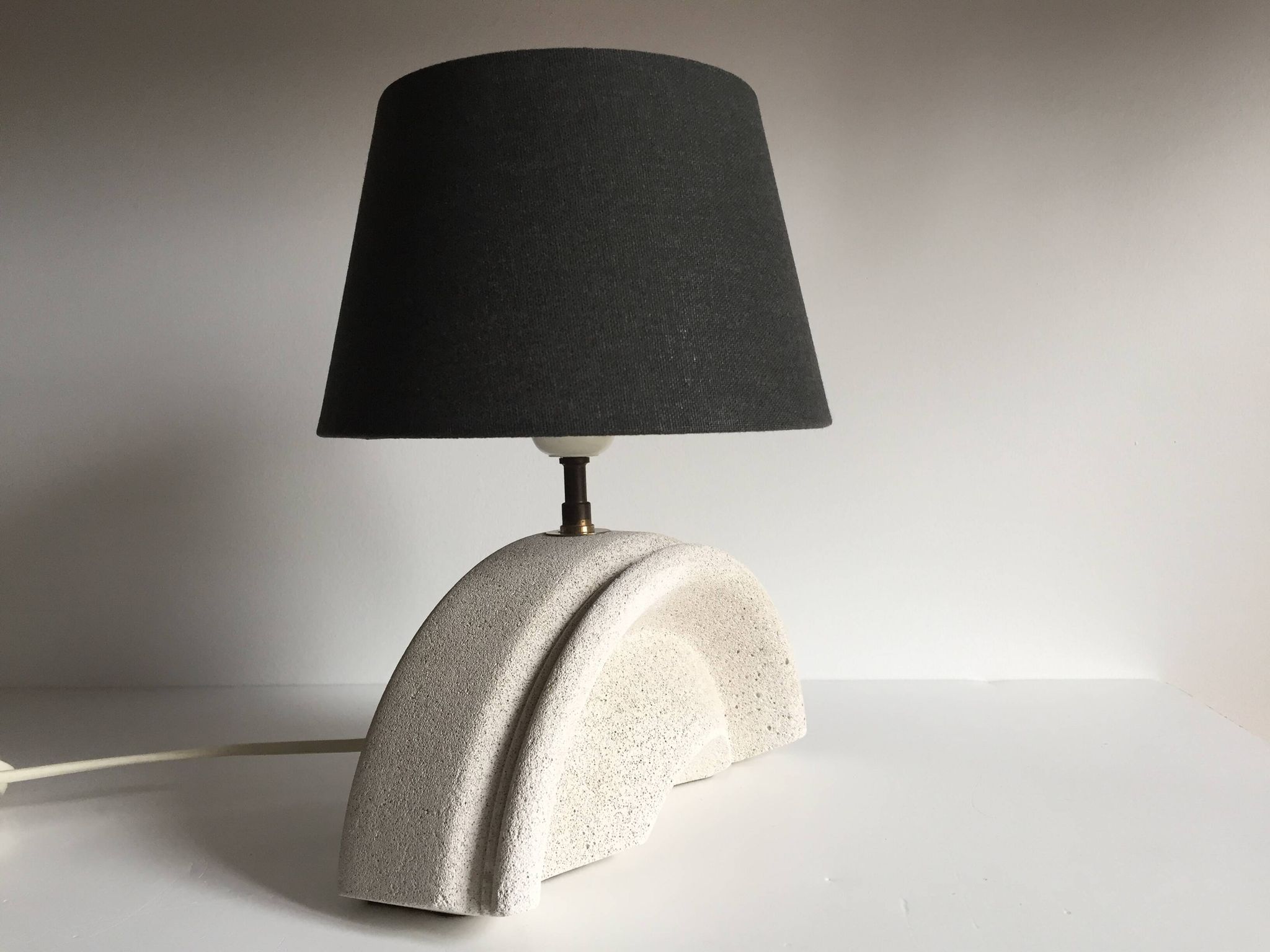 Lampe béton cellulaire façon Albert Tormos