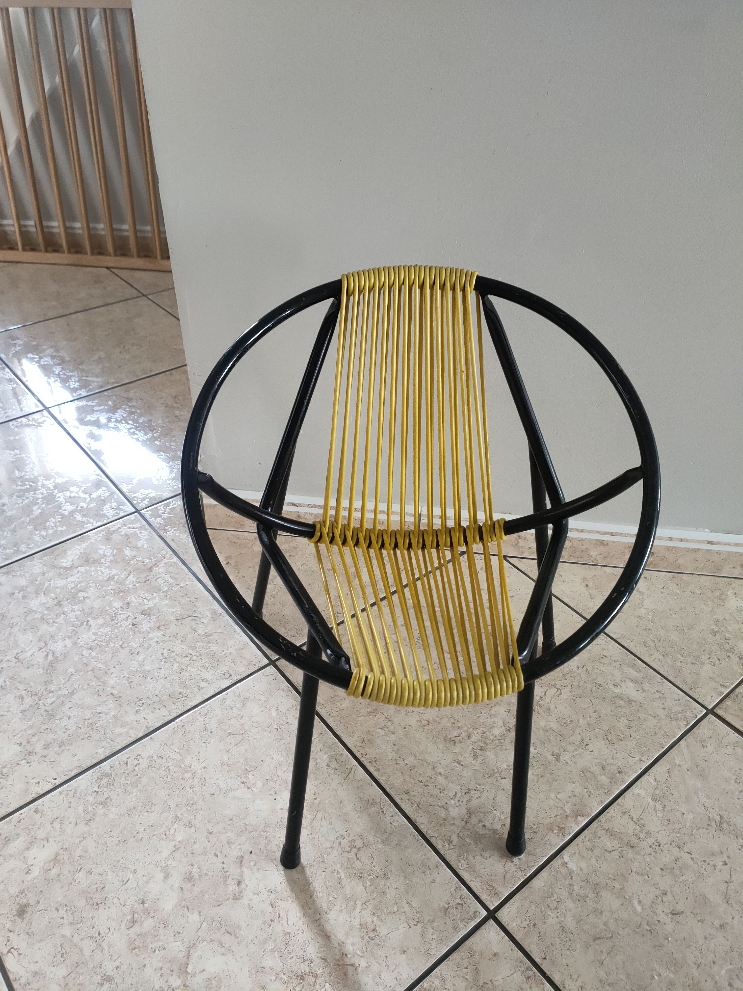 Children's armchair of the 50s in metal and scoubidou